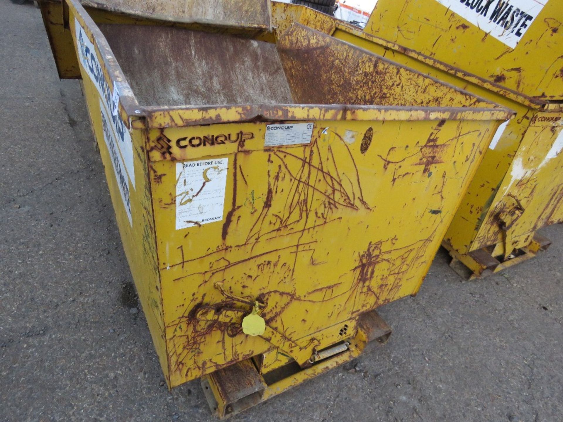 CONQUIP FORKLIFT MOUNTED TIPPING SKIP. - Image 2 of 3