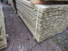 LARGE PACK OF PRESSURE TREATED VENTIAN STYLE TIMBER FENCE CLADDING BARS/SLATS. SIZE: 1.83M LENGTH