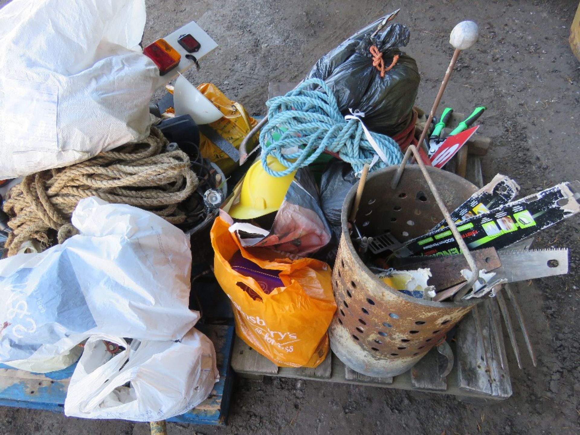 2 X PALLETS OF MIXED RETIREMENT SUNDRIES. THIS LOT IS SOLD UNDER THE AUCTIONEERS MARGIN SCHEME, THER - Image 5 of 6