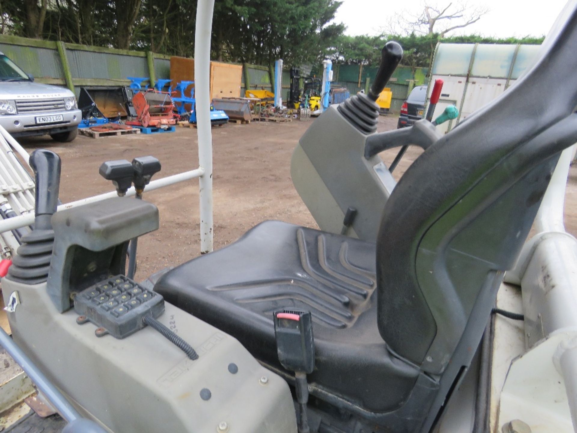 TAKEUCHI TB016 RUBBER TRACKED EXCAVATOR, YEAR 2013. 2 X BUCKETS. 2796 REC HOURS. EXPANDING TRACKS. D - Image 10 of 12