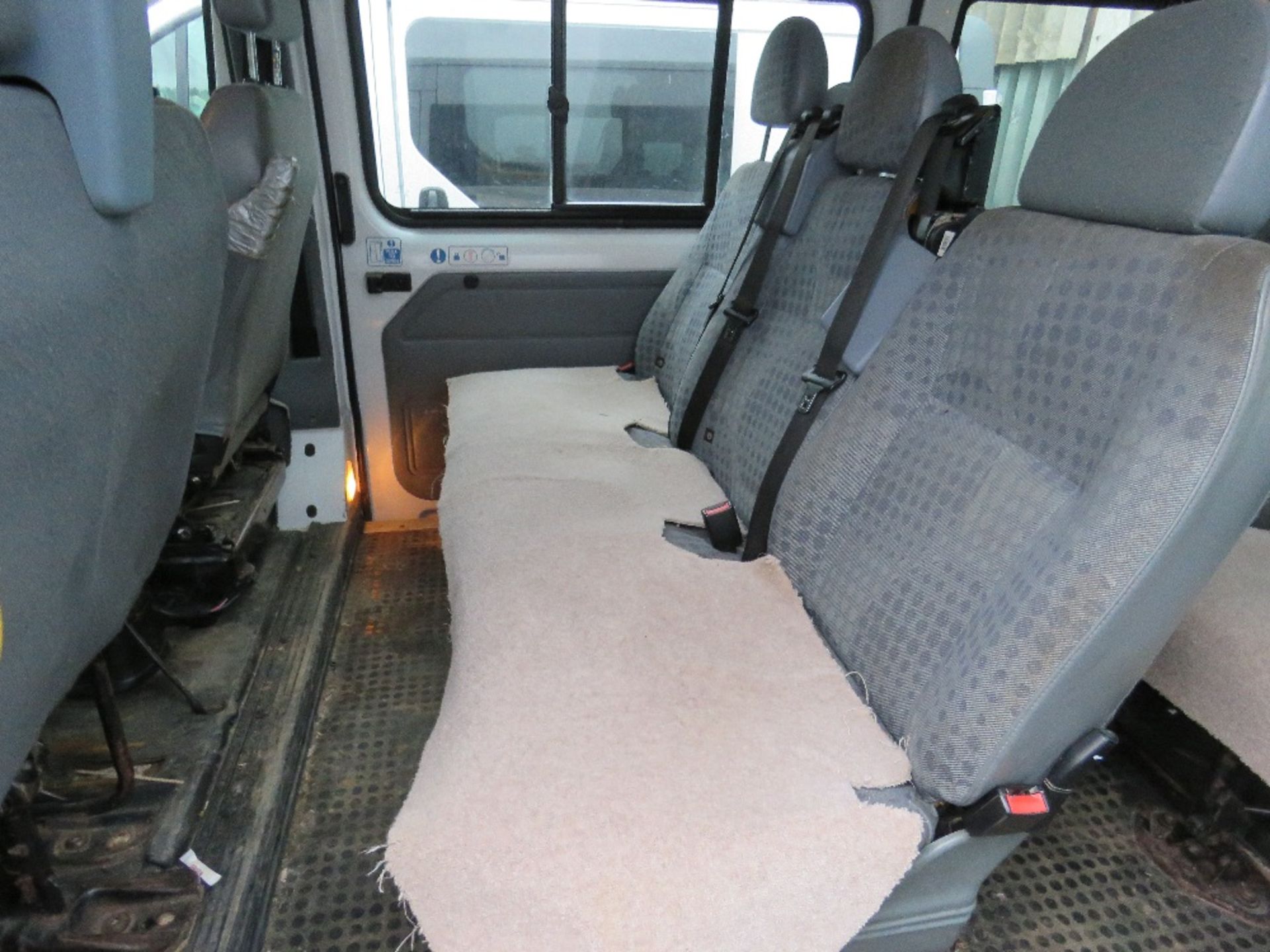 FORD TRANSIT 9 SEATER MINIBUS VAN. REG:CU13 JUV. 190,557 REC MILES. WITH V5. TESTED TILL 1/06/22. DI - Image 6 of 11