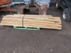 PALLET OF HARDWOOD FLOORING PLANKS, 5FT -9FT LENGTH APPROX. THIS LOT IS SOLD UNDER THE AUCTIONEERS M