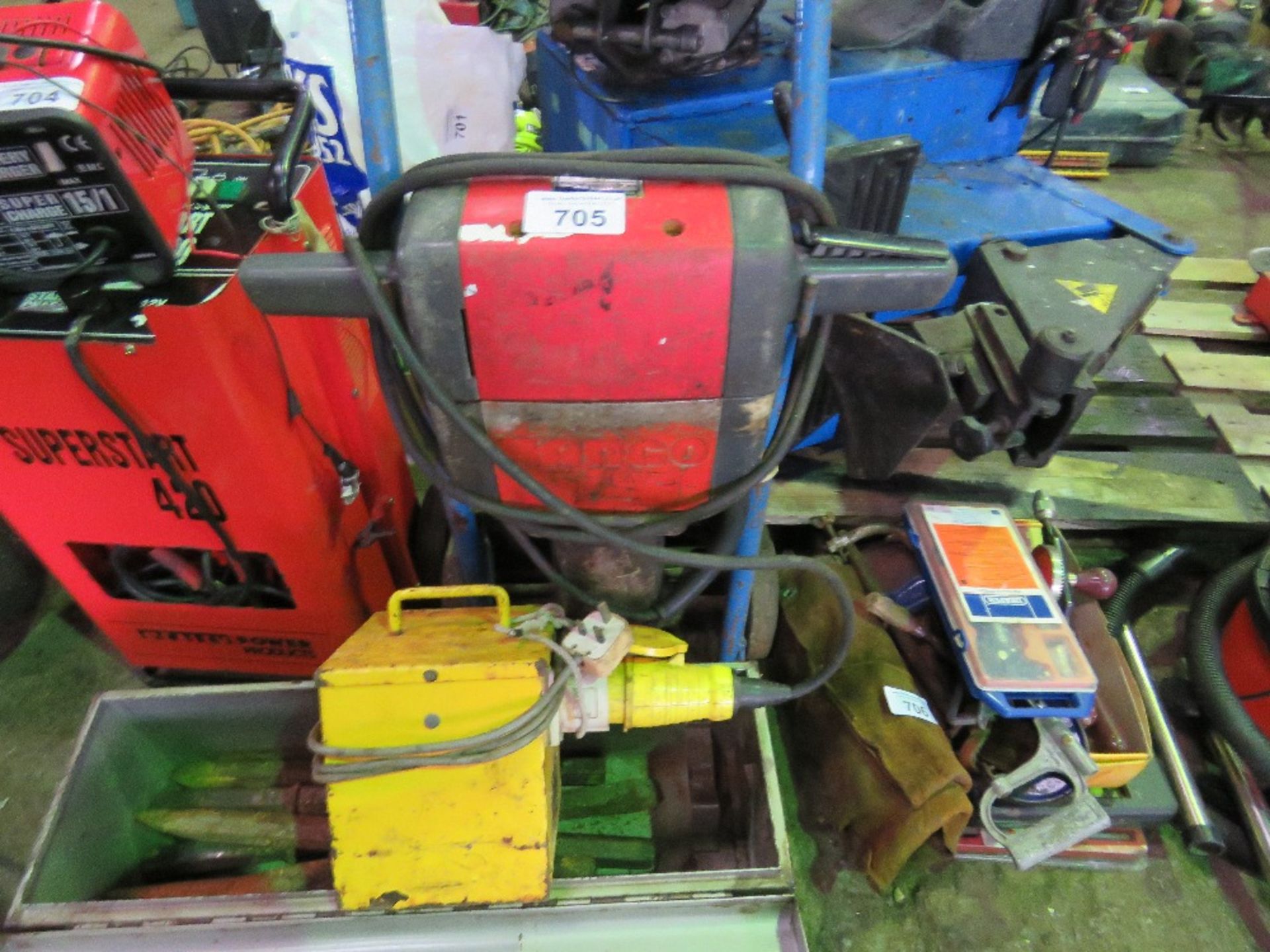 KANGO T BAR 110VOLT BREAKER WITH POINTS AND A TRANSFORMER. RETIREMENT SALE. SOLD UNDER THE AUCTIONE - Image 3 of 3
