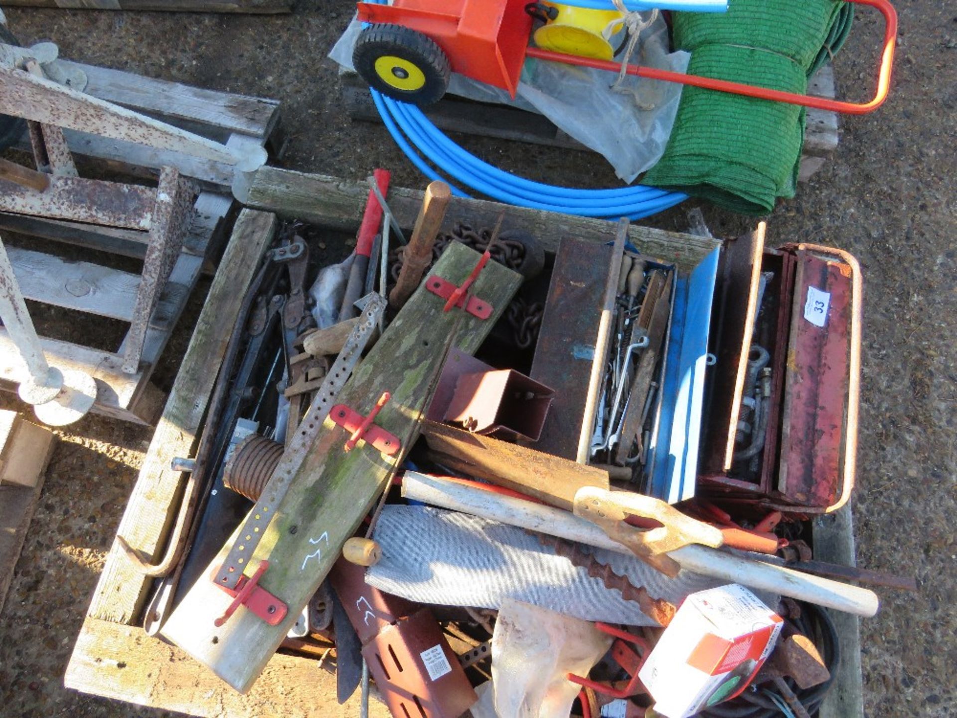 PALLET OF TOOLS AND SUNDRIES. THIS LOT IS SOLD UNDER THE AUCTIONEERS MARGIN SCHEME, THEREFORE NO VAT - Image 2 of 2