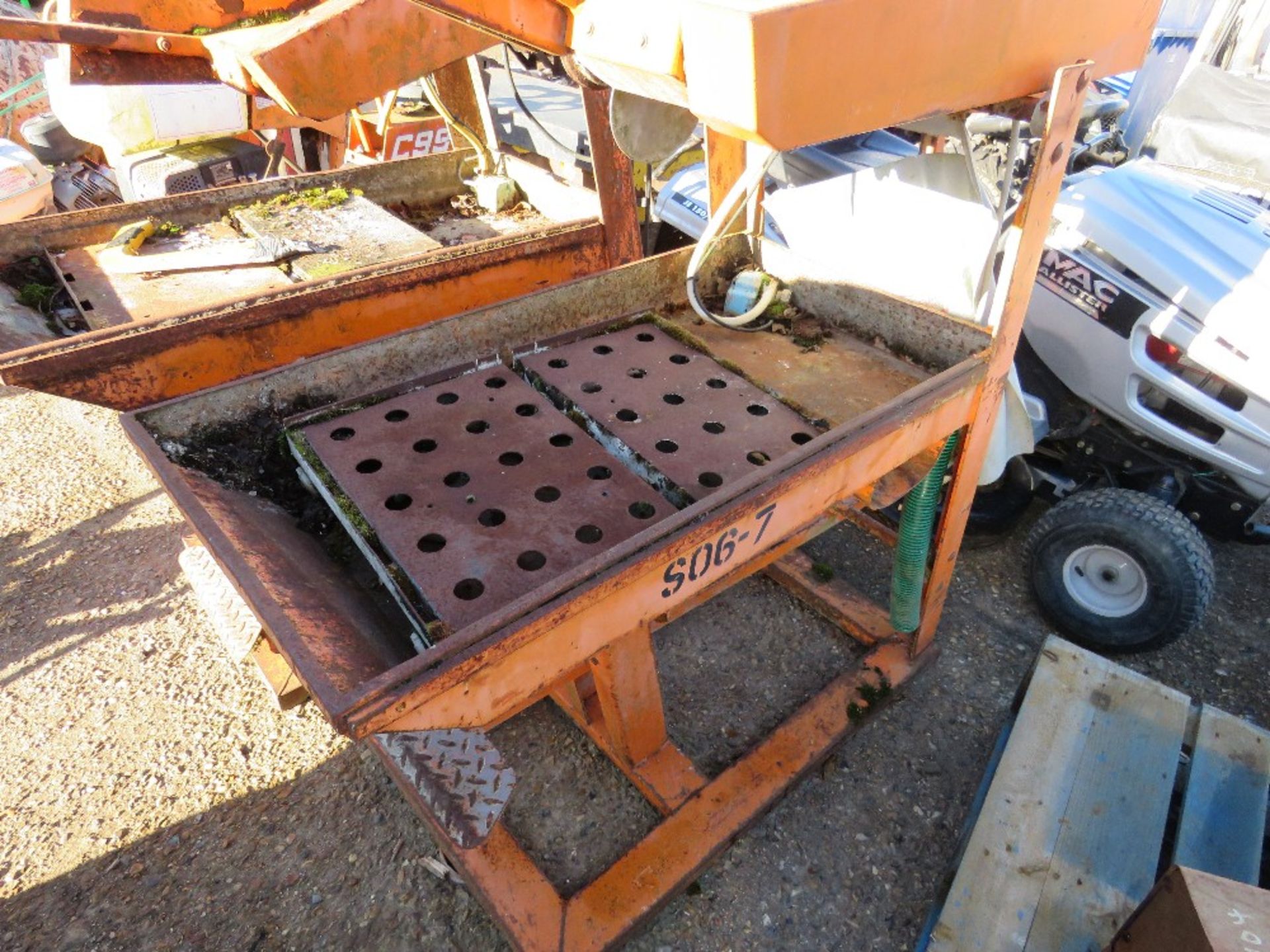 ELECTRIC POWERED SLAB CUTTING SAWBENCH. - Image 2 of 4