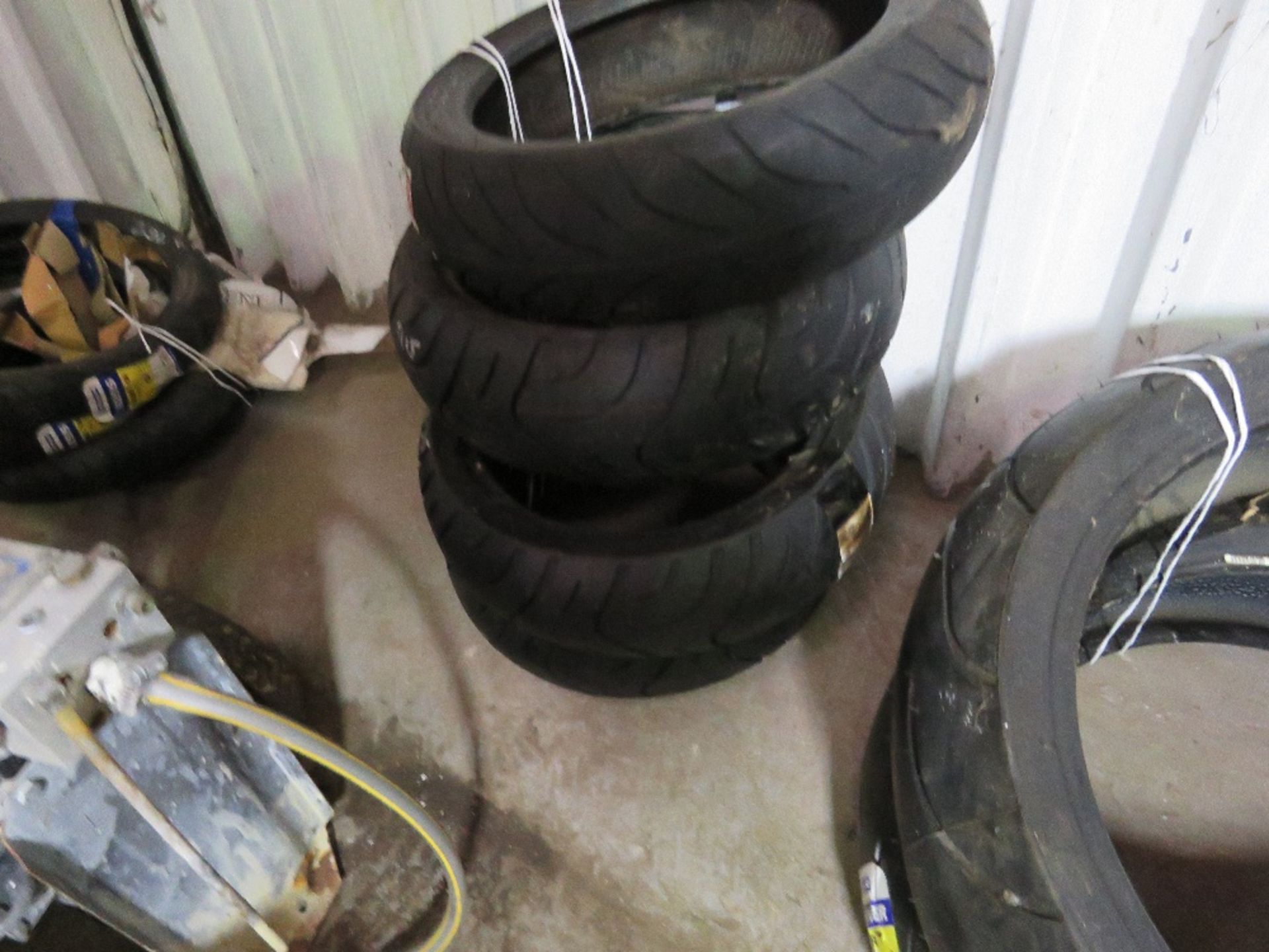 4 X SCOOTER MOTORBIKE TYRES, 2 X 140/60-13 AND 2 X 140/60-13. SOURCED FROM COMPANY LIQUIDATION. THIS