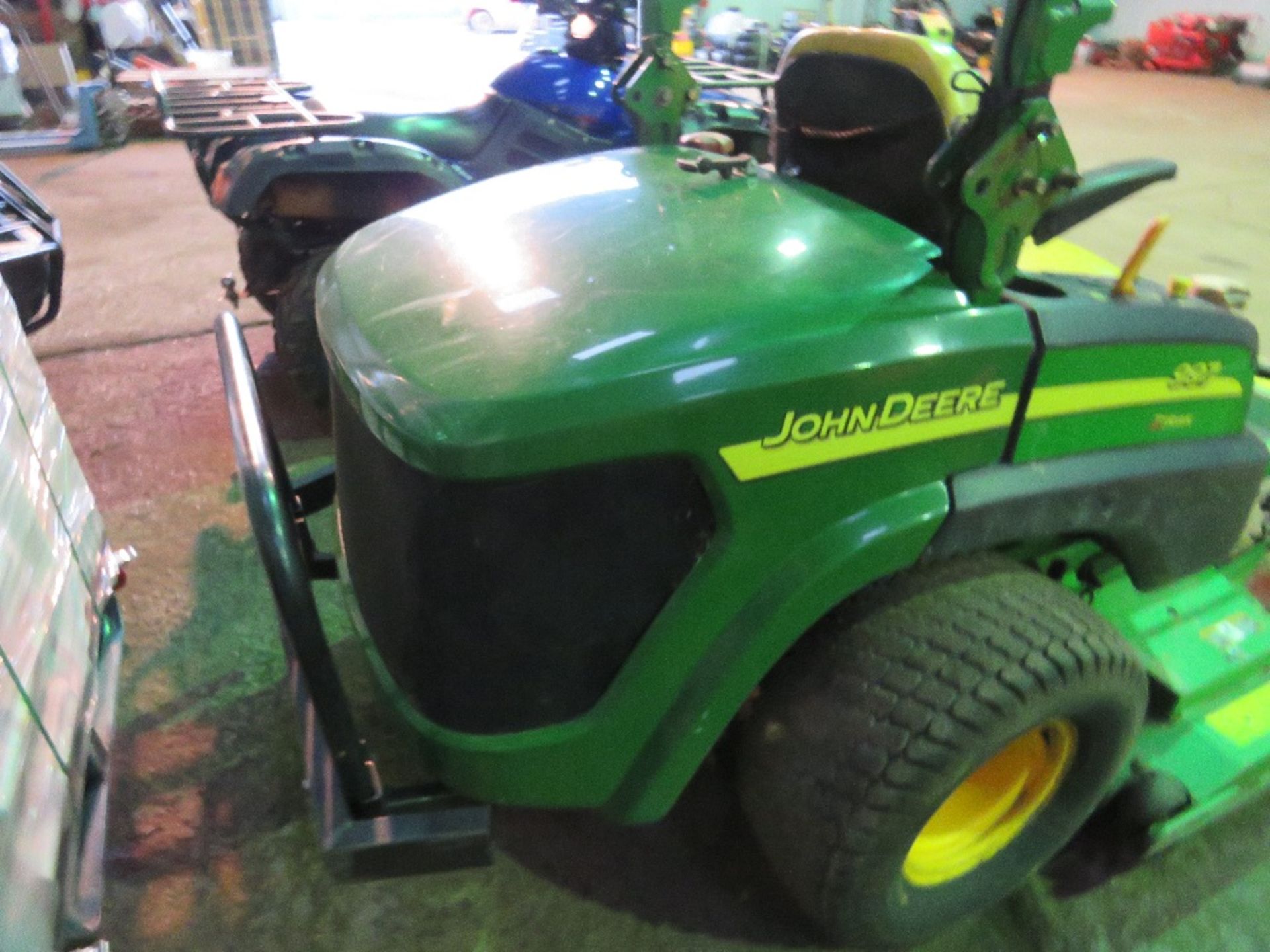 JOHN DEERE 997 Z TRAK PROFESSIONAL ZERO TURN RIDE ON MOWER, YEAR 2009 BUILD. 2547 REC HOURS. SN:TC99 - Image 6 of 6