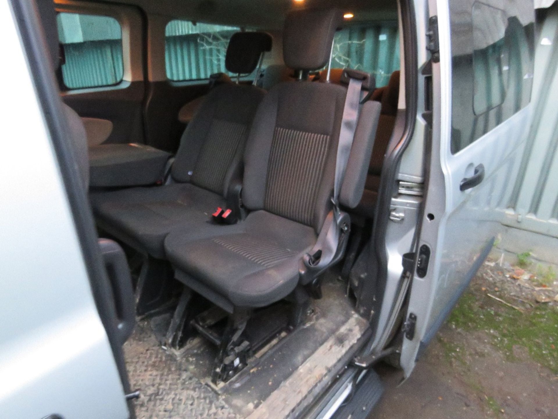 FORD TRANSIT TORNEO CUSTOM 8 SEATER MINIBUS REG: AF14 WFS. 203,435 REC MILES. TESTED TILL 31/01/22. - Image 12 of 14