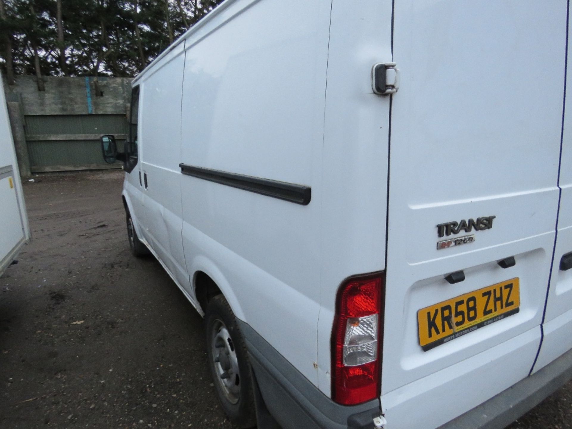 FORD TRANSIT 85 T260M FWD PANEL VAN REG:KR58 ZHZ. 150,769 REC HRS. DIRECT FROM LOCAL COMPANY SELLING - Image 4 of 15