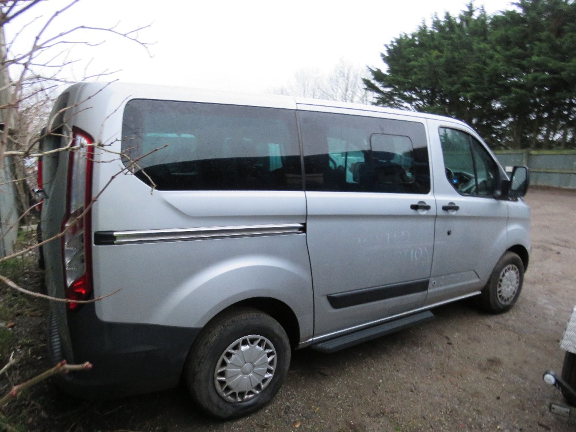 FORD TRANSIT TORNEO CUSTOM 8 SEATER MINIBUS REG: AF14 WFS. 203,435 REC MILES. TESTED TILL 31/01/22. - Image 3 of 14