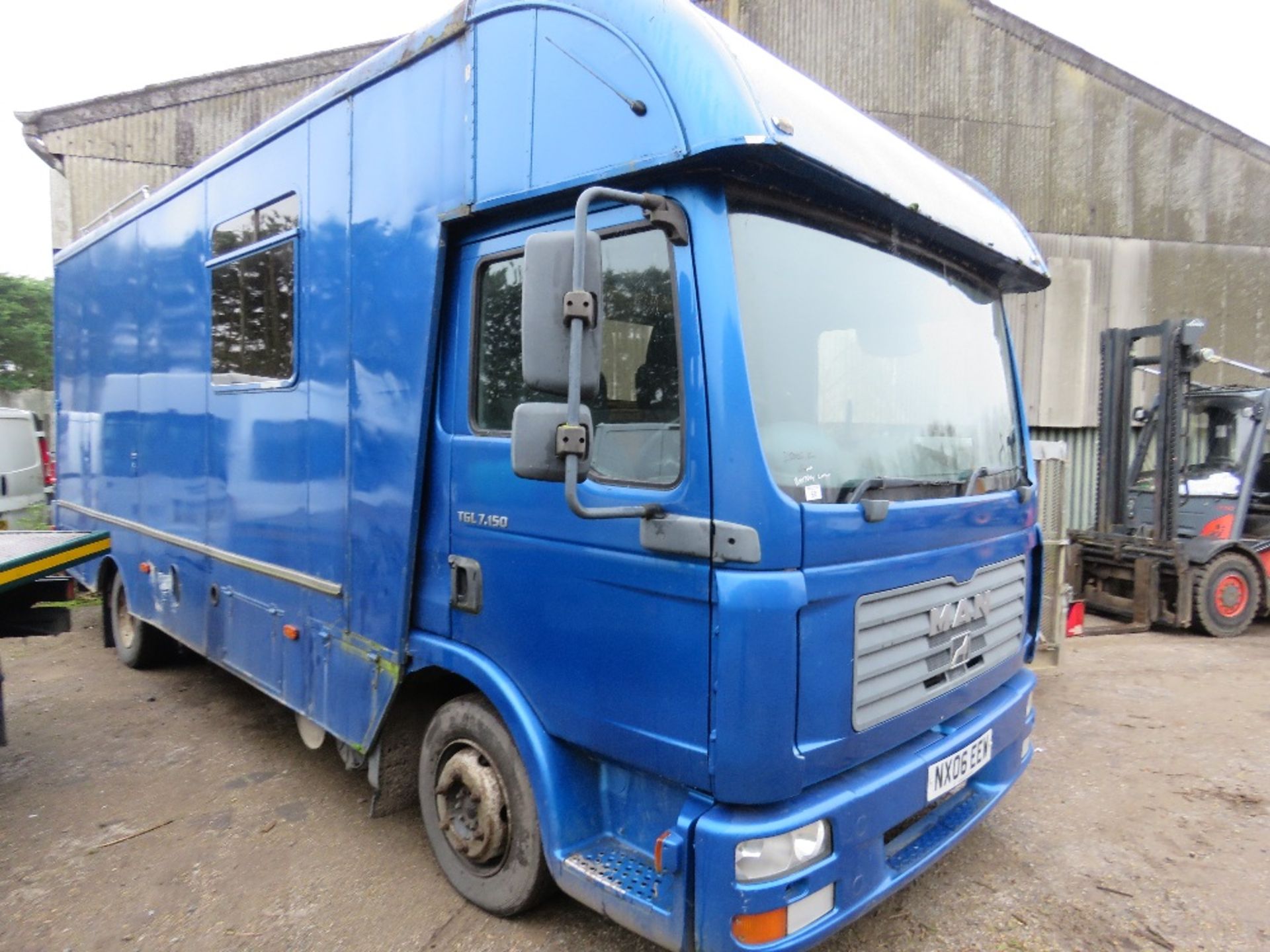 MAN TGL7.150 HORSE BOX LORRY WITH LIVING AREA. REG:NX06 EEW. 358,056 REC KMS. WITH TOWBAR BRACKET. S