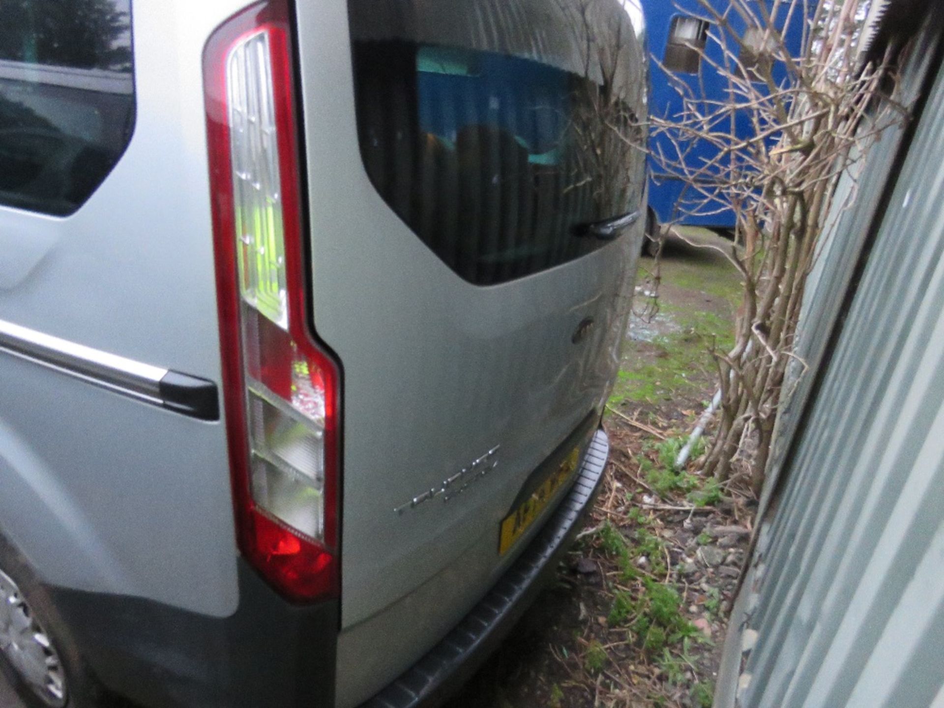 FORD TRANSIT TORNEO CUSTOM 8 SEATER MINIBUS REG: AF14 WFS. 203,435 REC MILES. TESTED TILL 31/01/22. - Image 13 of 14