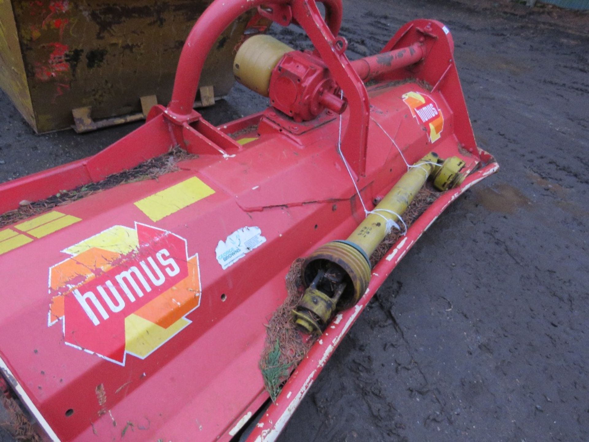 HUMUS A220 FRONT MOUNTED FLAIL MOWER, YEAR 2012, 2.2M WIDE. SOURCED FROM A LOCAL FARM HAVING CHANGED - Image 3 of 5