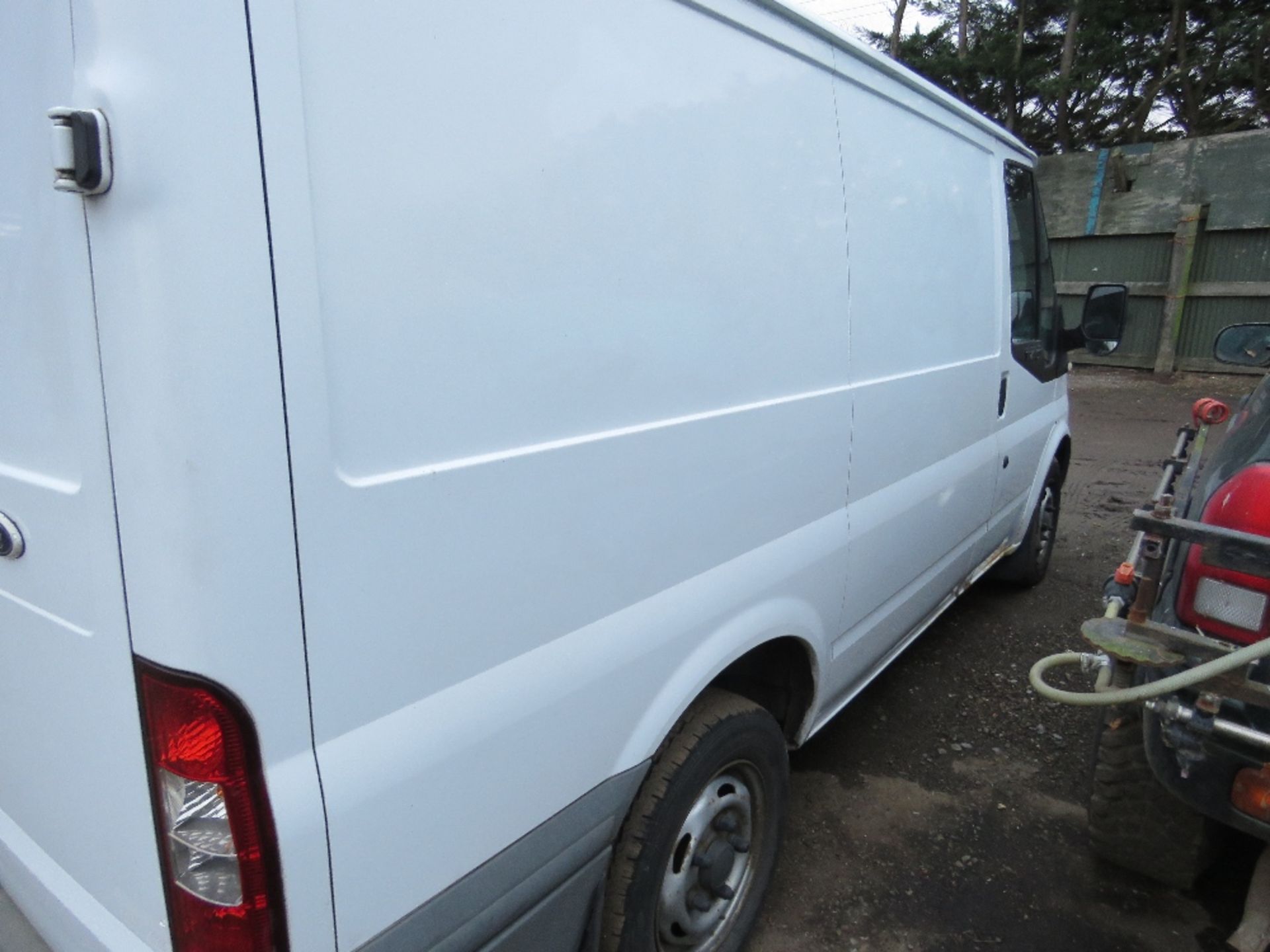 FORD TRANSIT 85 T260M FWD PANEL VAN REG:KR58 ZHZ. 150,769 REC HRS. DIRECT FROM LOCAL COMPANY SELLING - Image 6 of 15