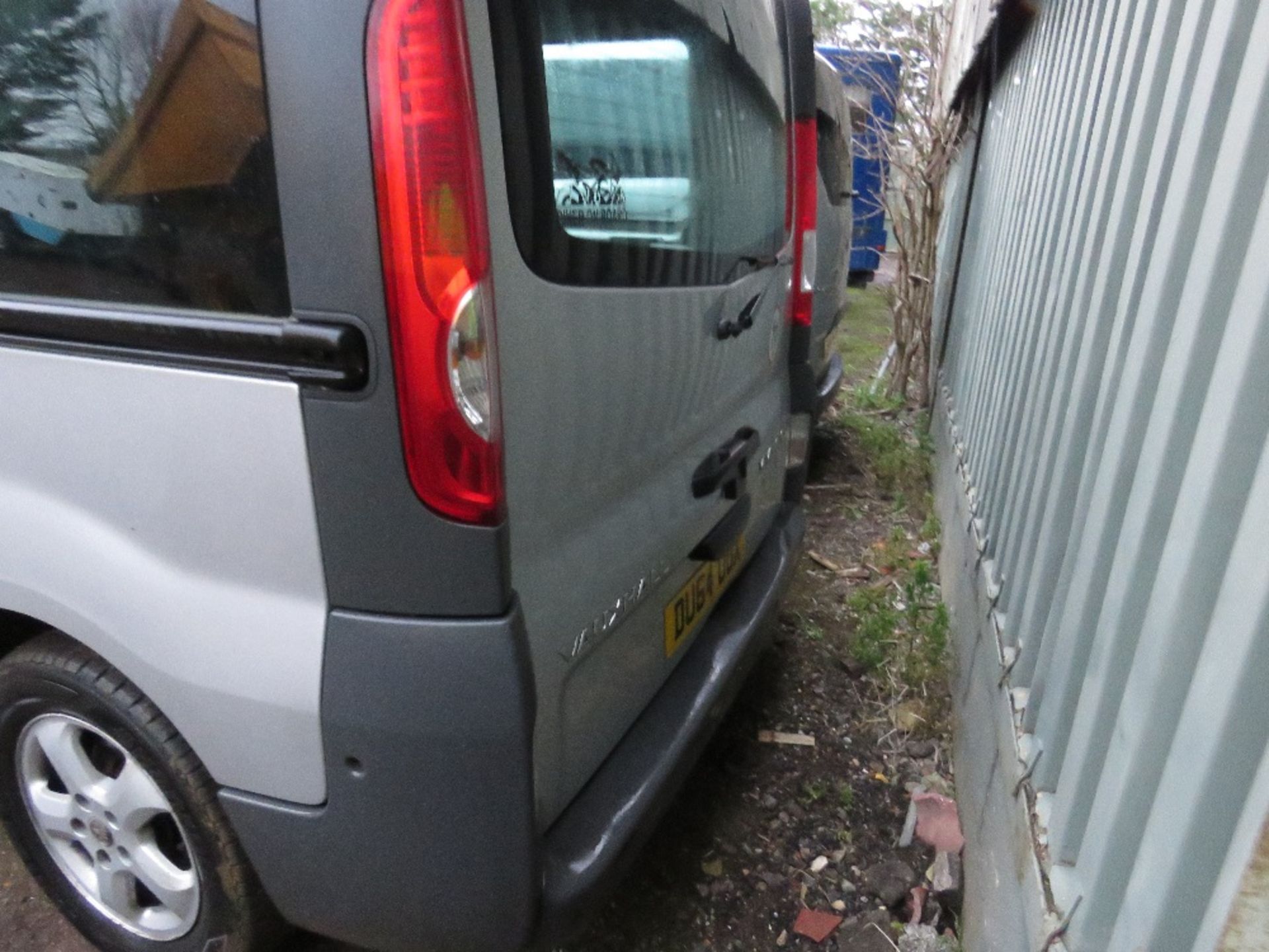 bid increment now £100 VAUXHALL VIVARO CDTI 9 SEATER MINIBUS REG: DU64 OOX. 207,193 REC MILES. - Image 4 of 10