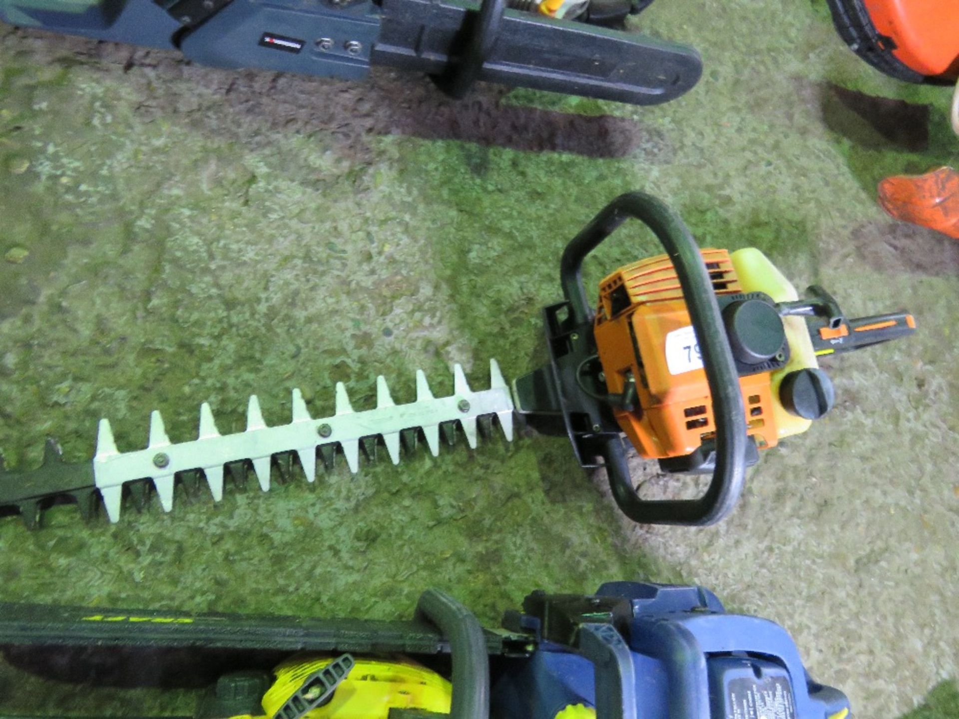STIHL HEAVY DUTY PETROL ENGINED HEDGE CUTTER. THIS LOT IS SOLD UNDER THE AUCTIONEERS MARGIN SCHEME,
