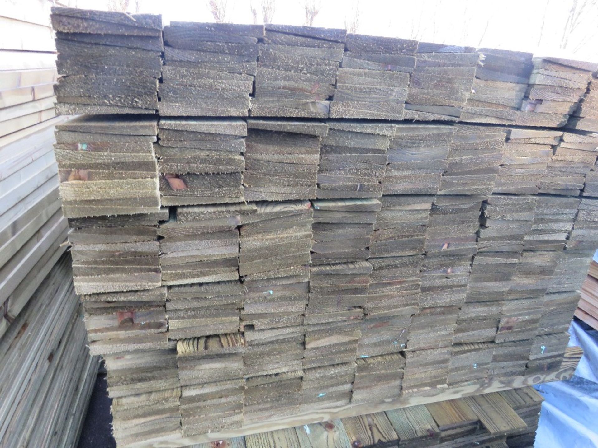 2 X BUNDLES OF PRESSURE TREATED FEATHER EDGE TIMBER CLADDING: 1.2M LENGTH X 10CM WIDTH APPROX. - Image 2 of 3