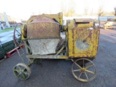 DIESEL HANDLE START CEMENT MIXER.