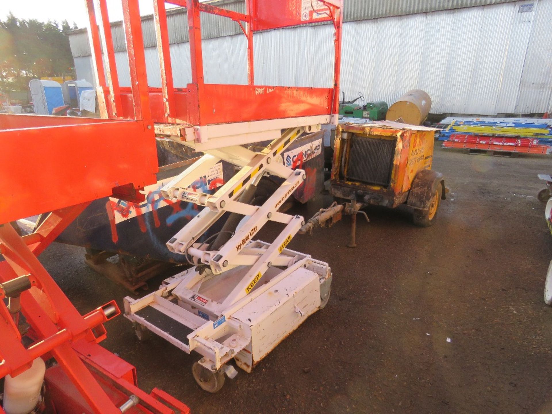 HYBRID HBP830CE RED BATTERY POWERED ACCESS PLATFORM, 4.27M MAX WORKING HEIGHT. . WHEN TESTED WAS SEE - Image 2 of 7