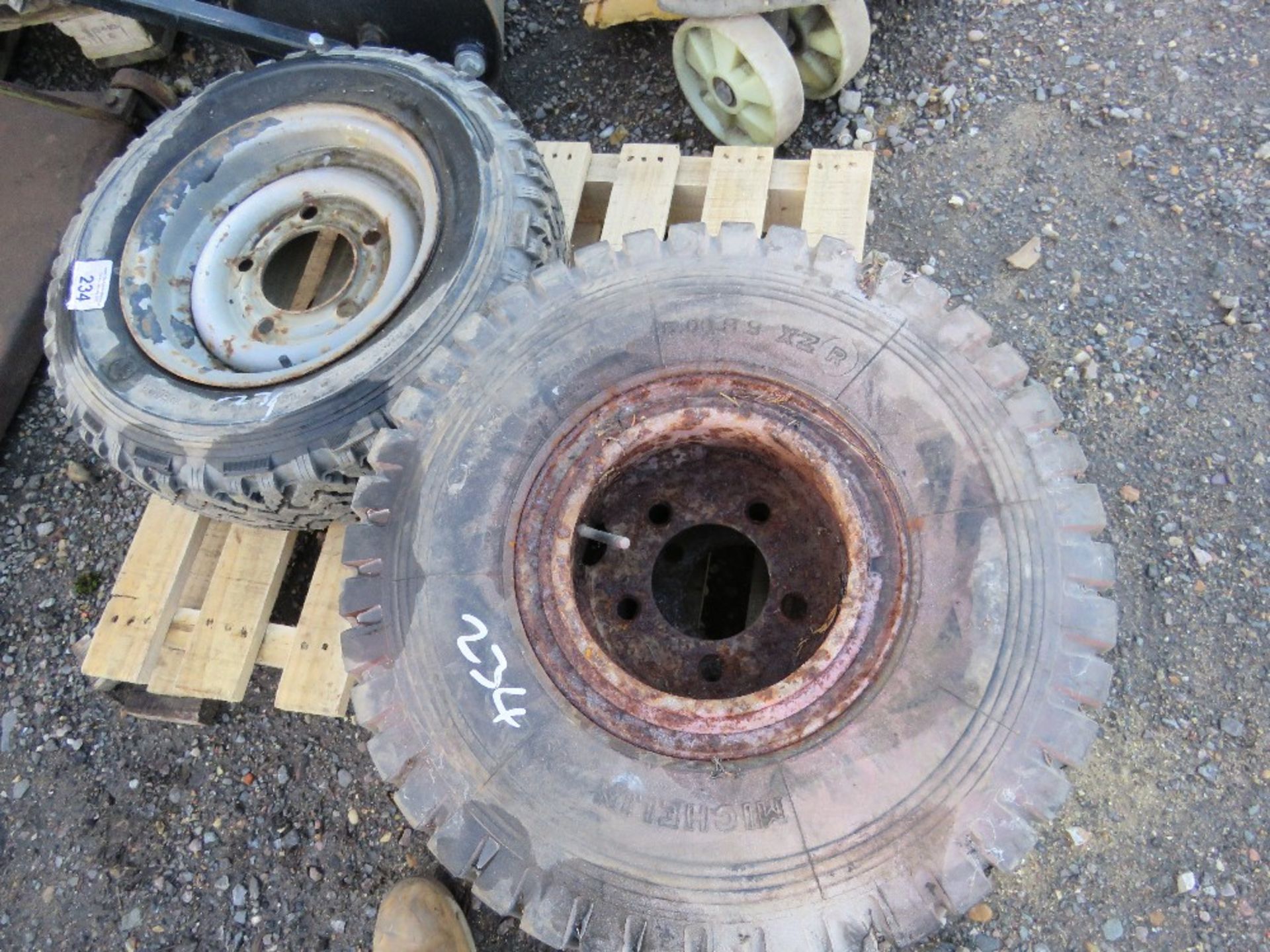 3 X TRAILER WHEELS AND TYRES. - Image 4 of 4