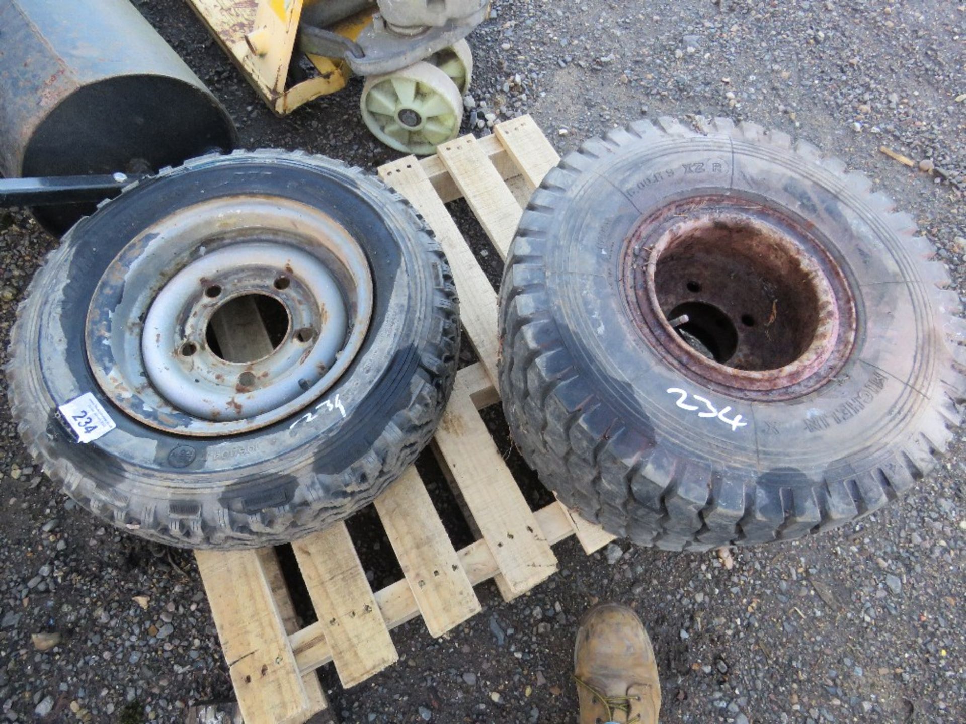 3 X TRAILER WHEELS AND TYRES.