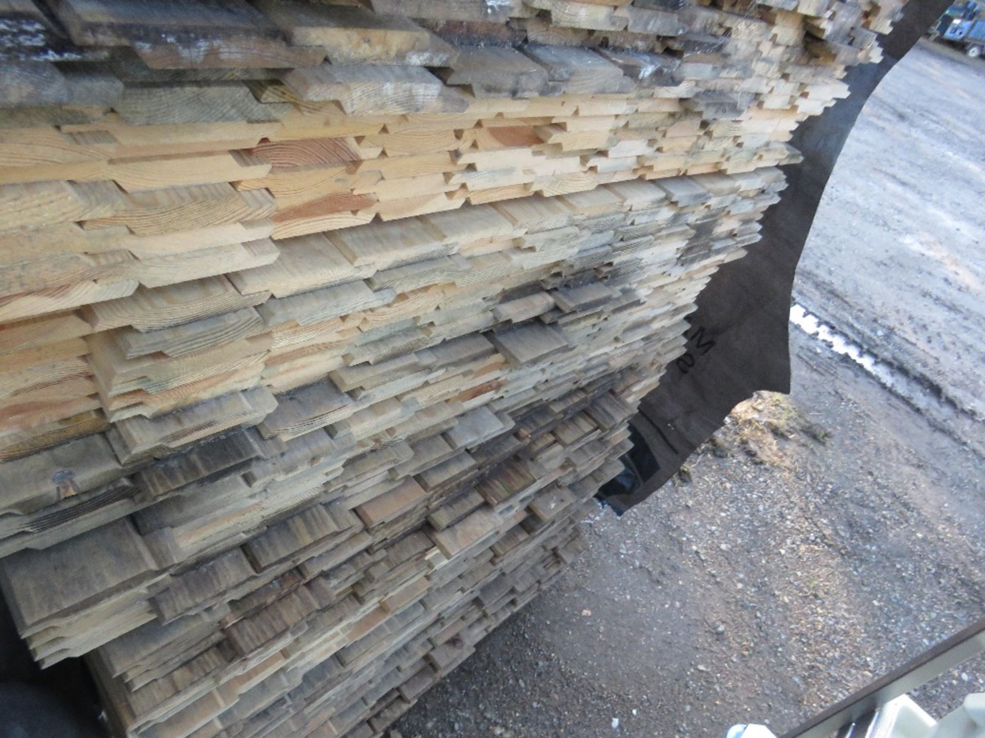 EXTRA LARGE PACK OF UNTREATED SHIPLAP FENCE CLADDING TIMBER BOARDS. SIZE: 1.73M LENGTH X 95MM WIDTH - Image 2 of 3