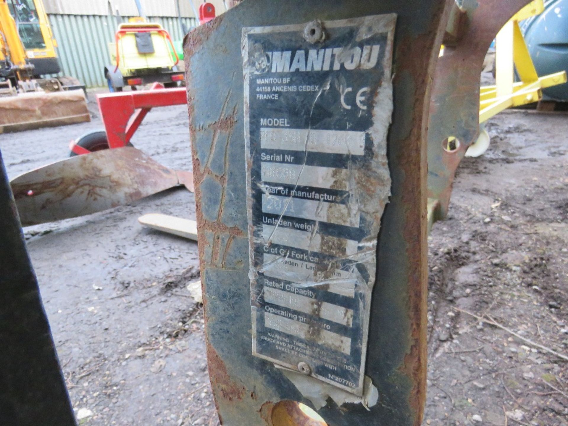 FORKS AND BACKPLATE FOR MANITOU TELEHANDLER. - Image 3 of 3