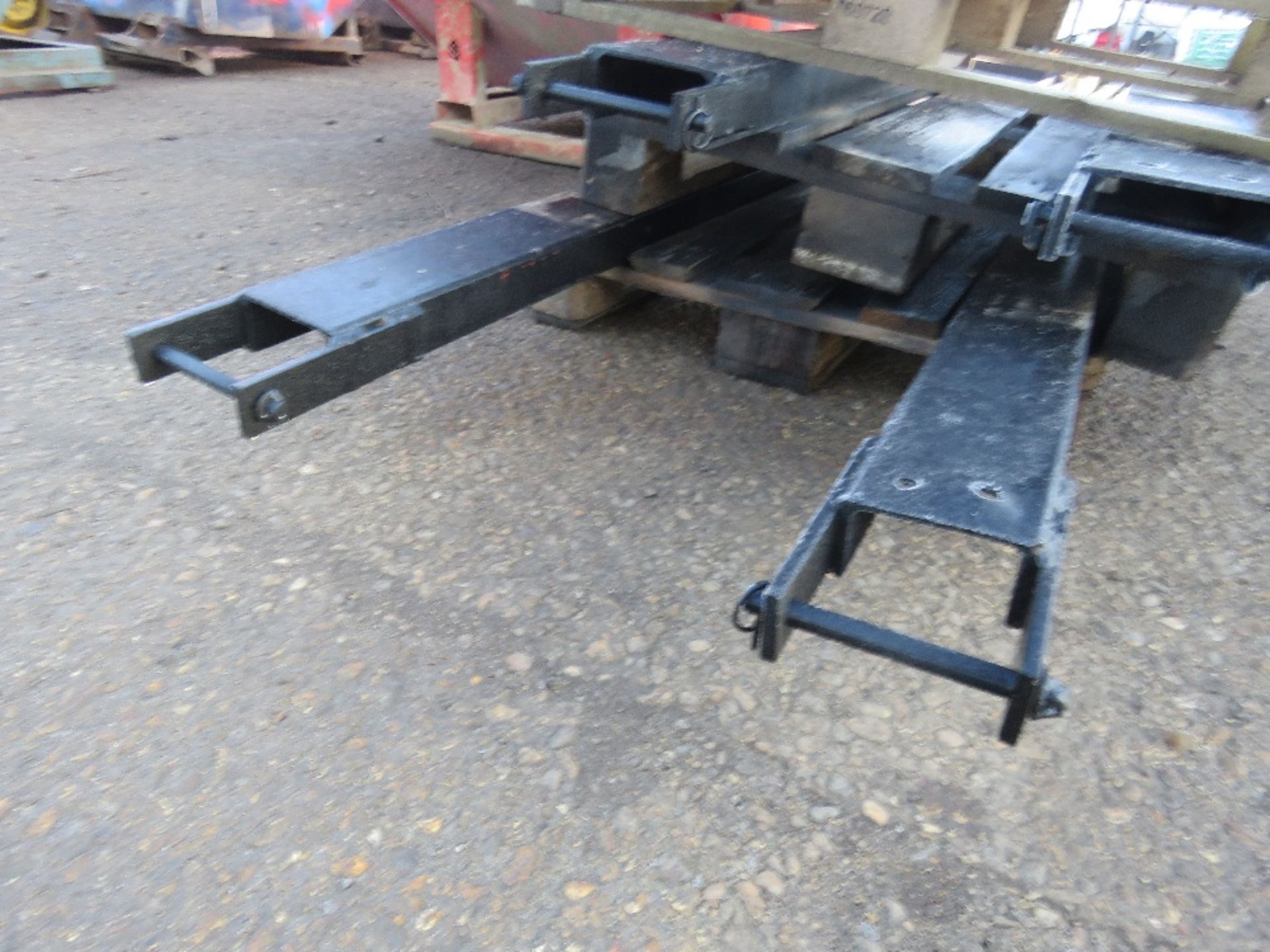 FORKLIFT EXTENSION TINES/SLEEVES WITH LOCKING PINS. 2.5M LENGTH APPROX - Image 2 of 2