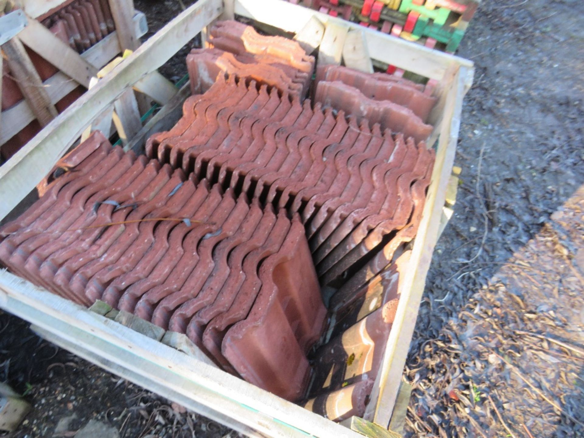 6 X STILLAGES OF REDLAND CONCRETE ROOF TILES, PRE USED. RECENTLY REMOVED FROM HOUSE BEING DEMOLISHED - Image 2 of 5