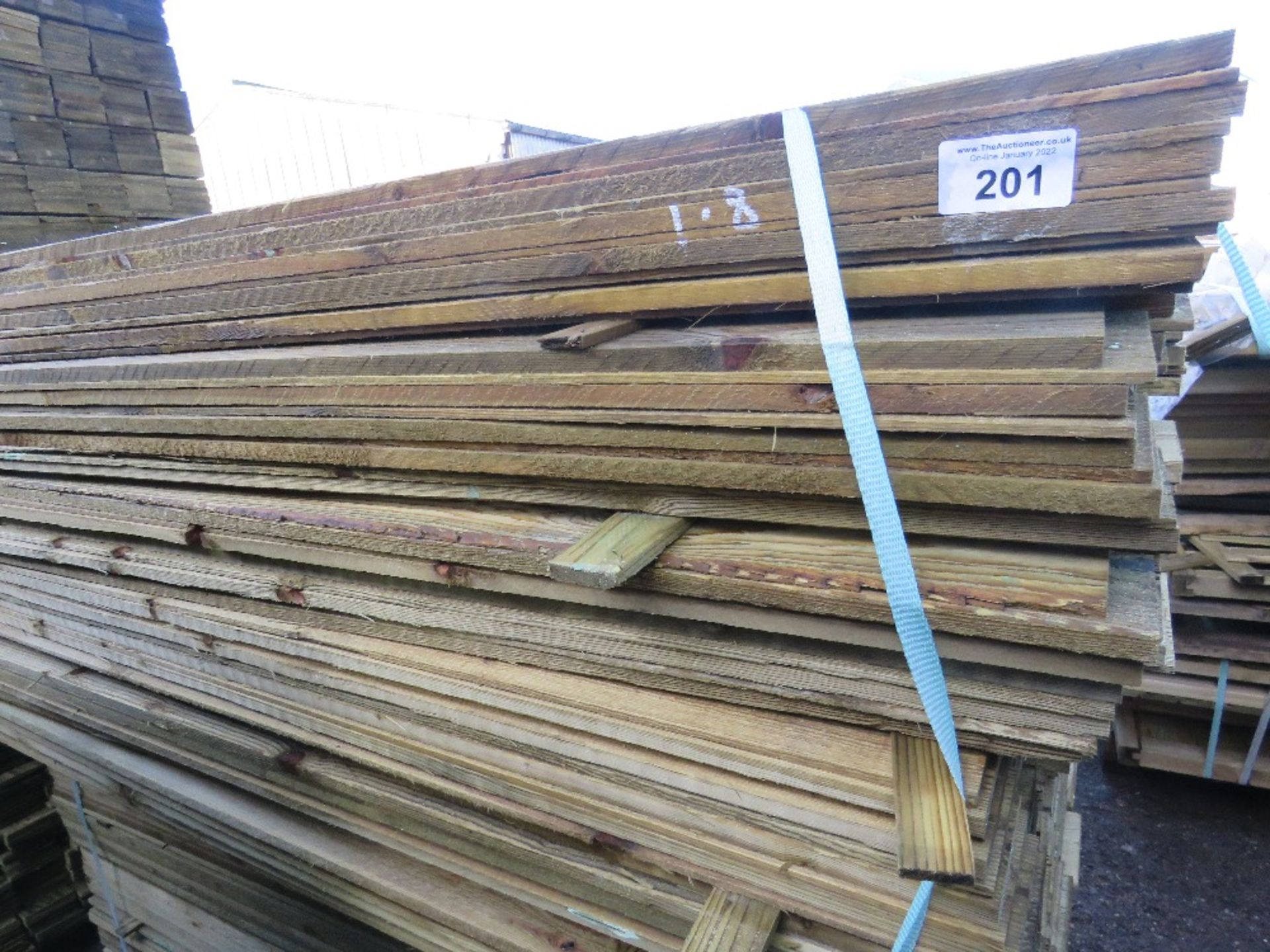 LARGE BUNDLE OF PRESSURE TREATED FEATHER EDGE TIMBER CLADDING: 1.8M LENGTH X 10CM WIDTH APPROX.
