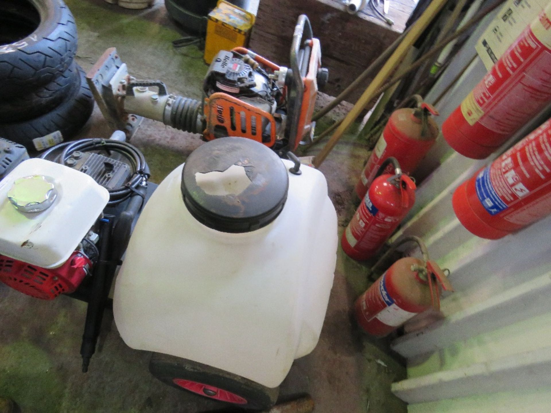 PETROL ENGINED POWER WASHER WITH TANK ON BARROW. - Image 3 of 3