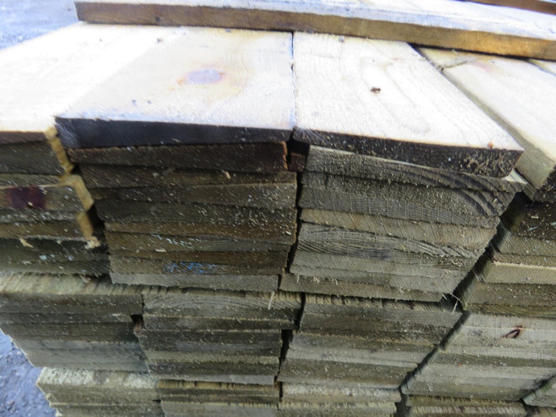 LARGE BUNDLE OF PRESSURE TREATED FEATHER EDGE TIMBER CLADDING: 1.2M LENGTH X 10CM WIDTH APPROX. - Image 3 of 3