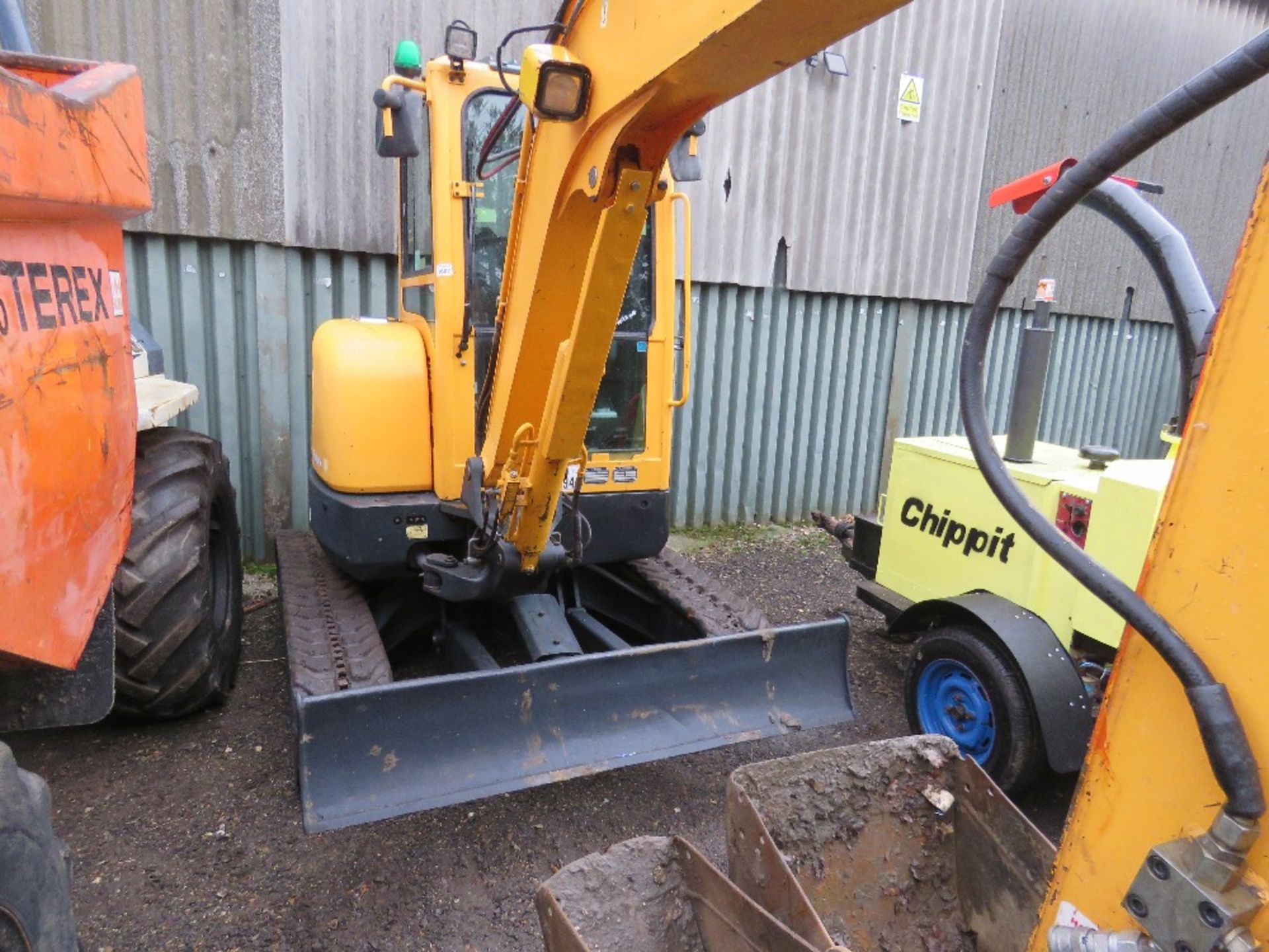 HYUNDAI ROBEX 35Z-9 RUBBER TRACKED EXCAVATOR, YEAR 2013. 4072 REC HOURS. 3NO BUCKETS AS SHOWN. SN:HH