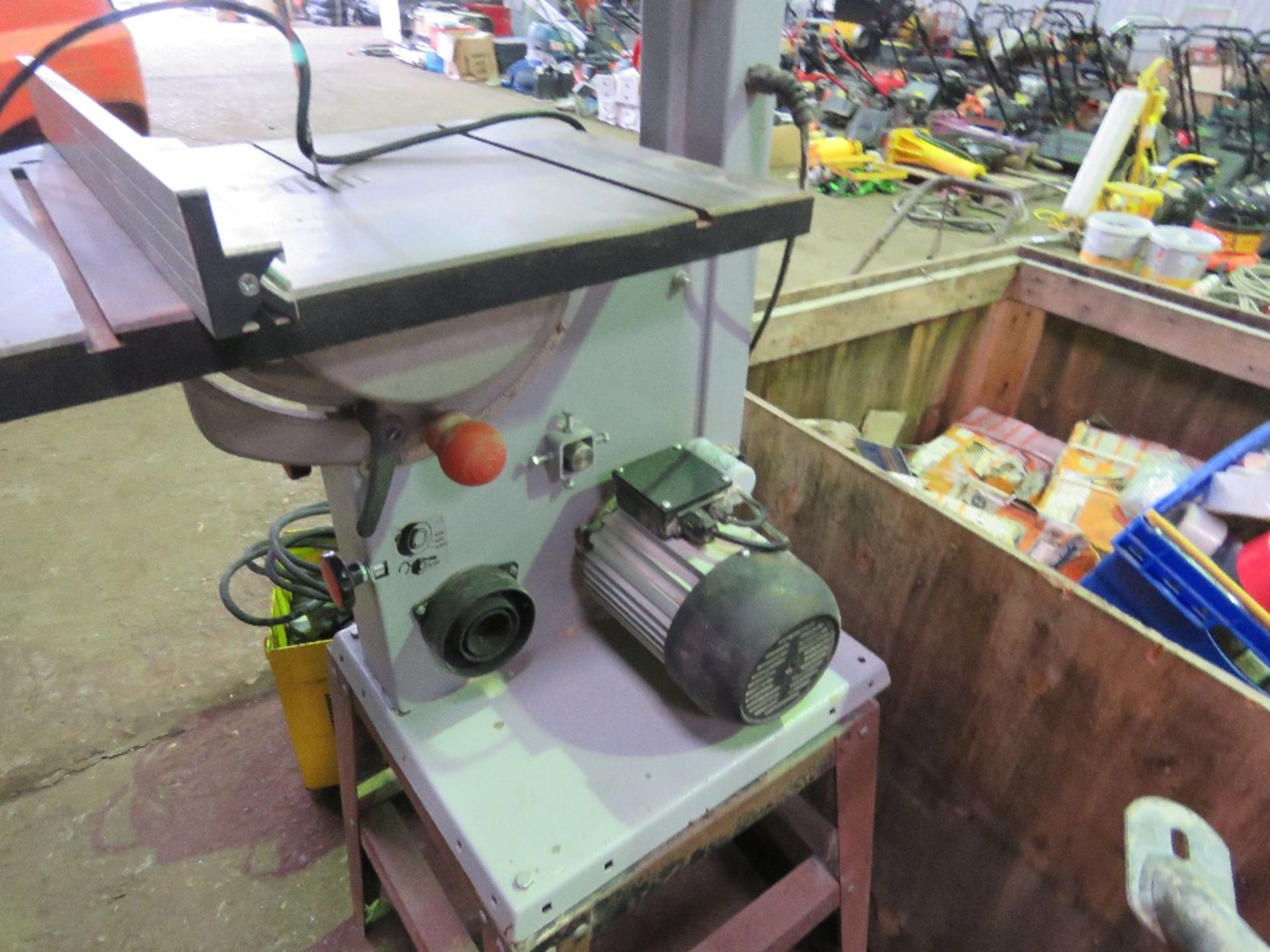 METABO BAS317 240VOLT BANDSAW. WORKING WHEN RECENTLY REMOVED FROM WORKSHOP. THIS LOT IS SOLD UNDER T - Image 3 of 4