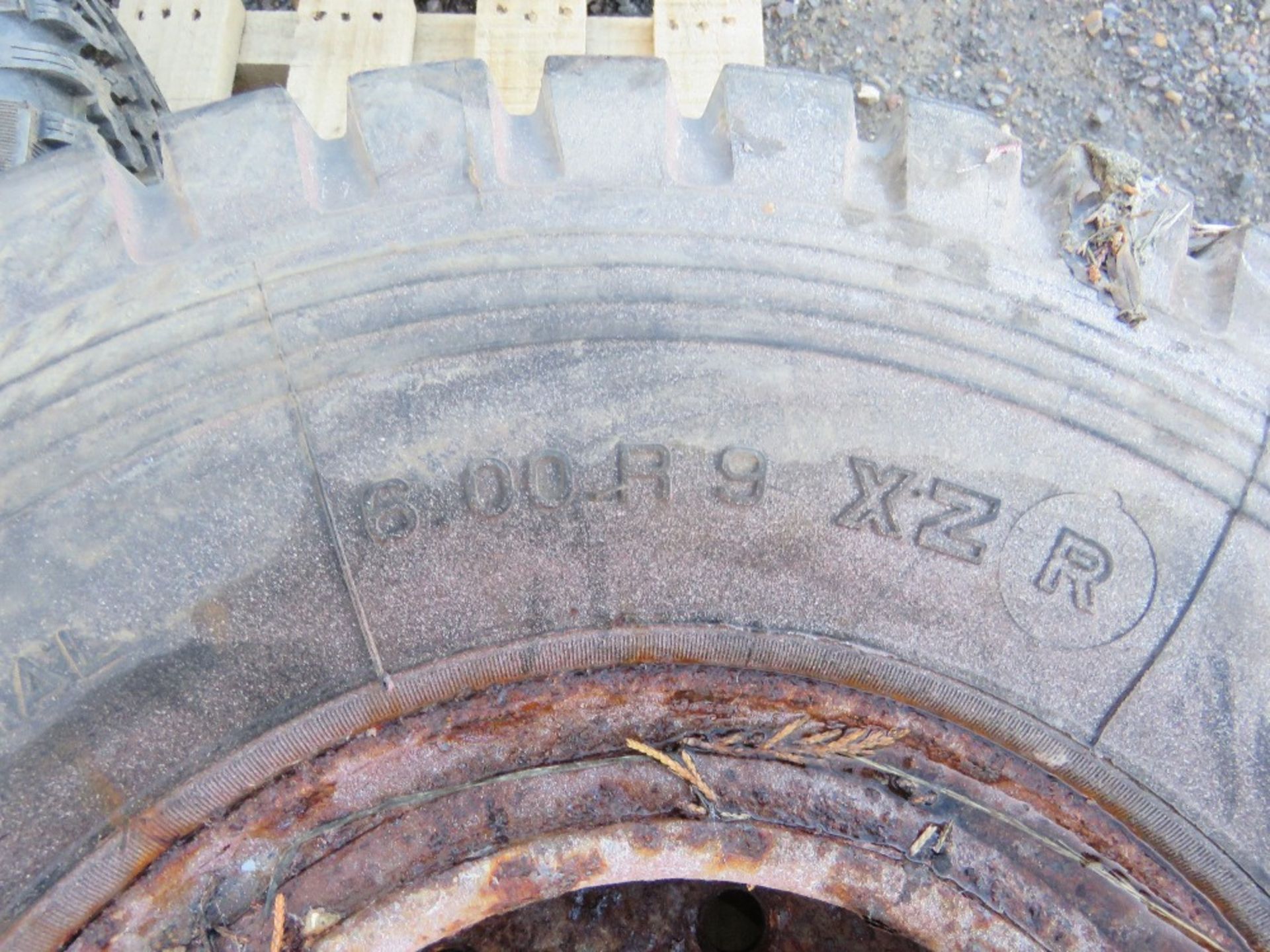 3 X TRAILER WHEELS AND TYRES. - Image 3 of 4
