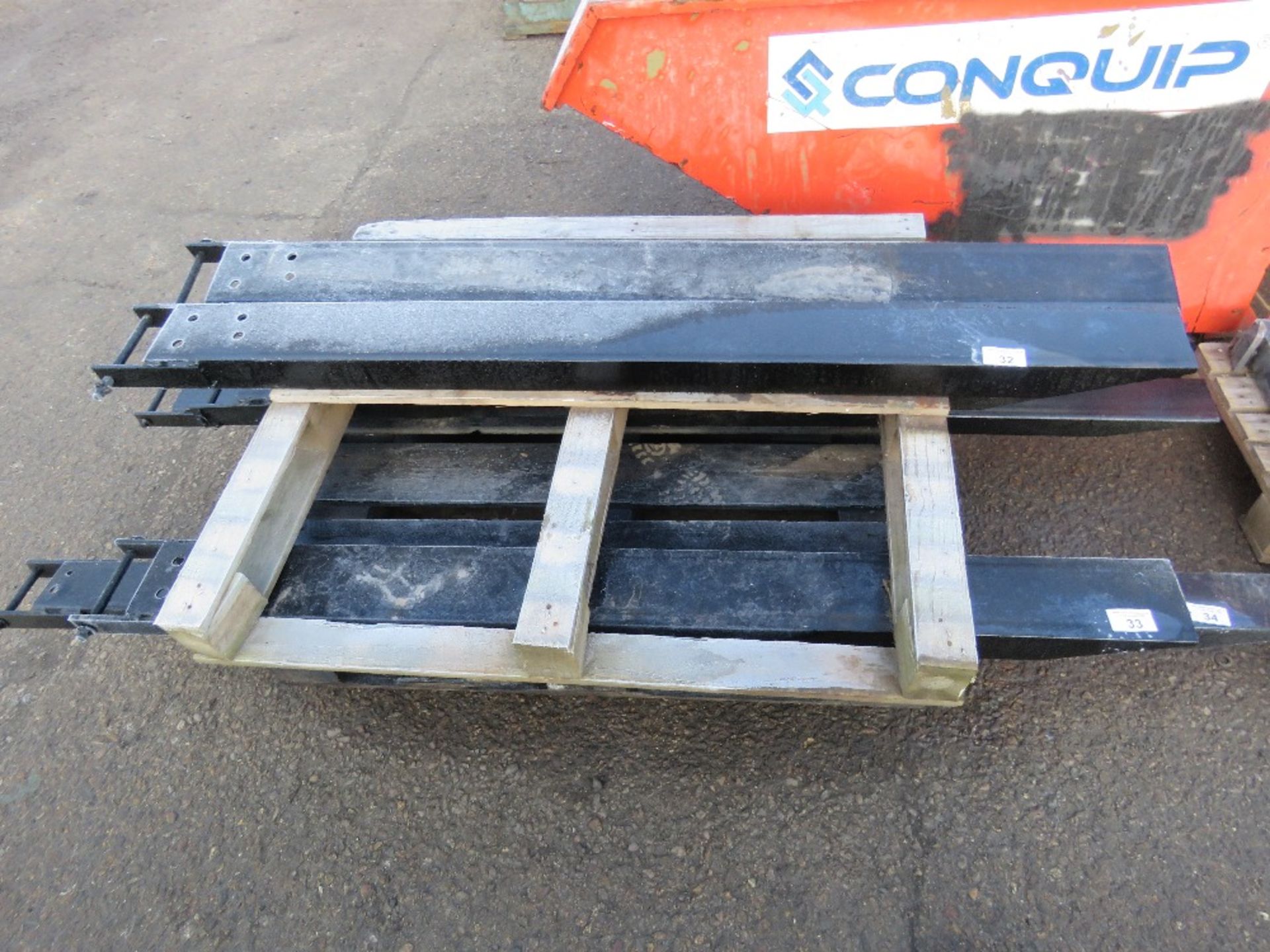 FORKLIFT EXTENSION TINES/SLEEVES WITH LOCKING PINS. 1.8M LENGTH APPROX - Image 2 of 3