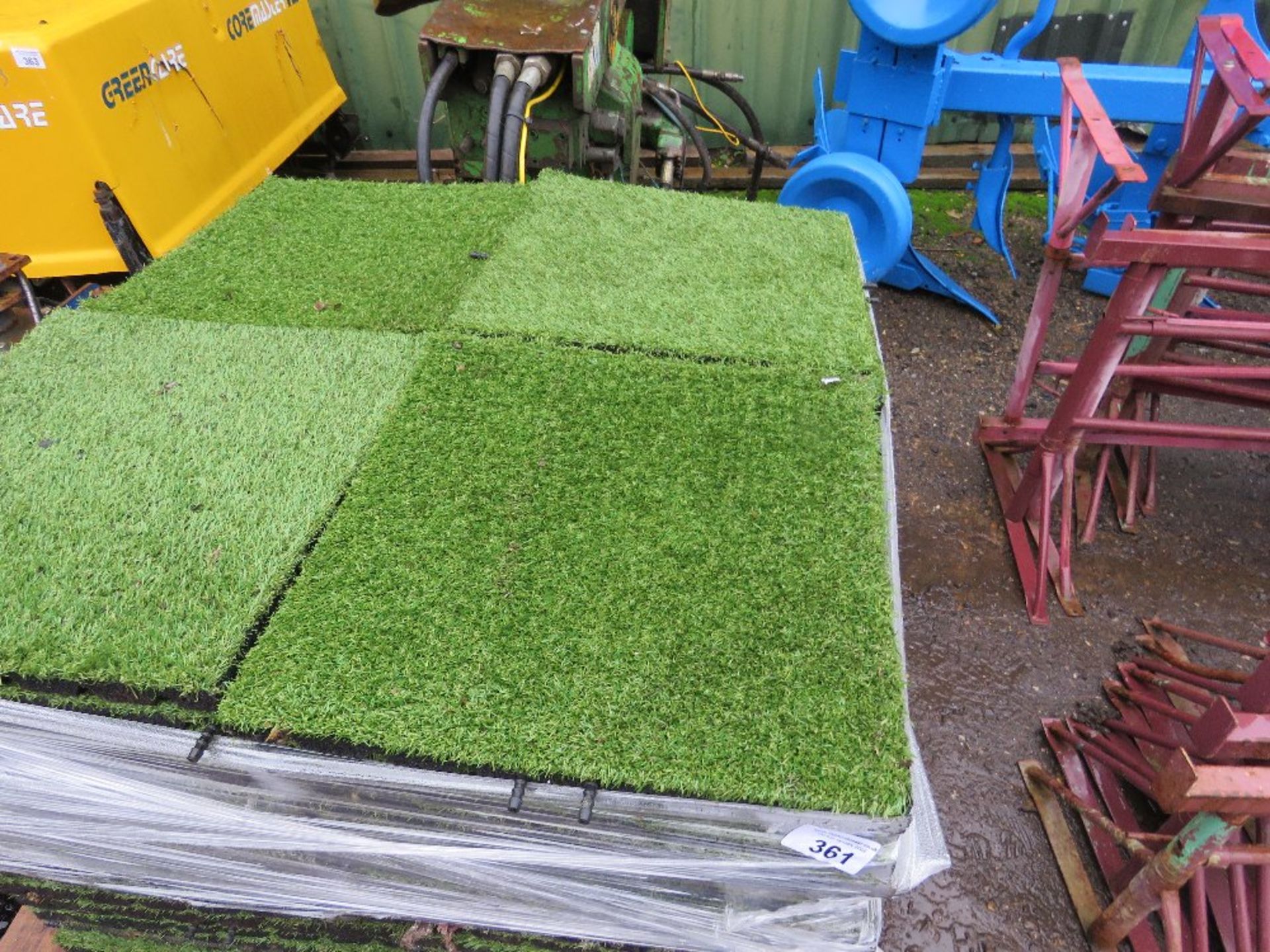 PALLET OF INTERLOCKING ASTRO TURF FAKE GRASS TILES WITH CUSHION BACKING, 50MM X 50MM 84NO IN TOTAL. - Image 2 of 4