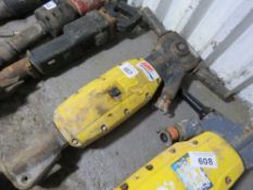 ATLAS COPCO HEAVY AIR BREAKER, ANTI VIBE HANDLES.