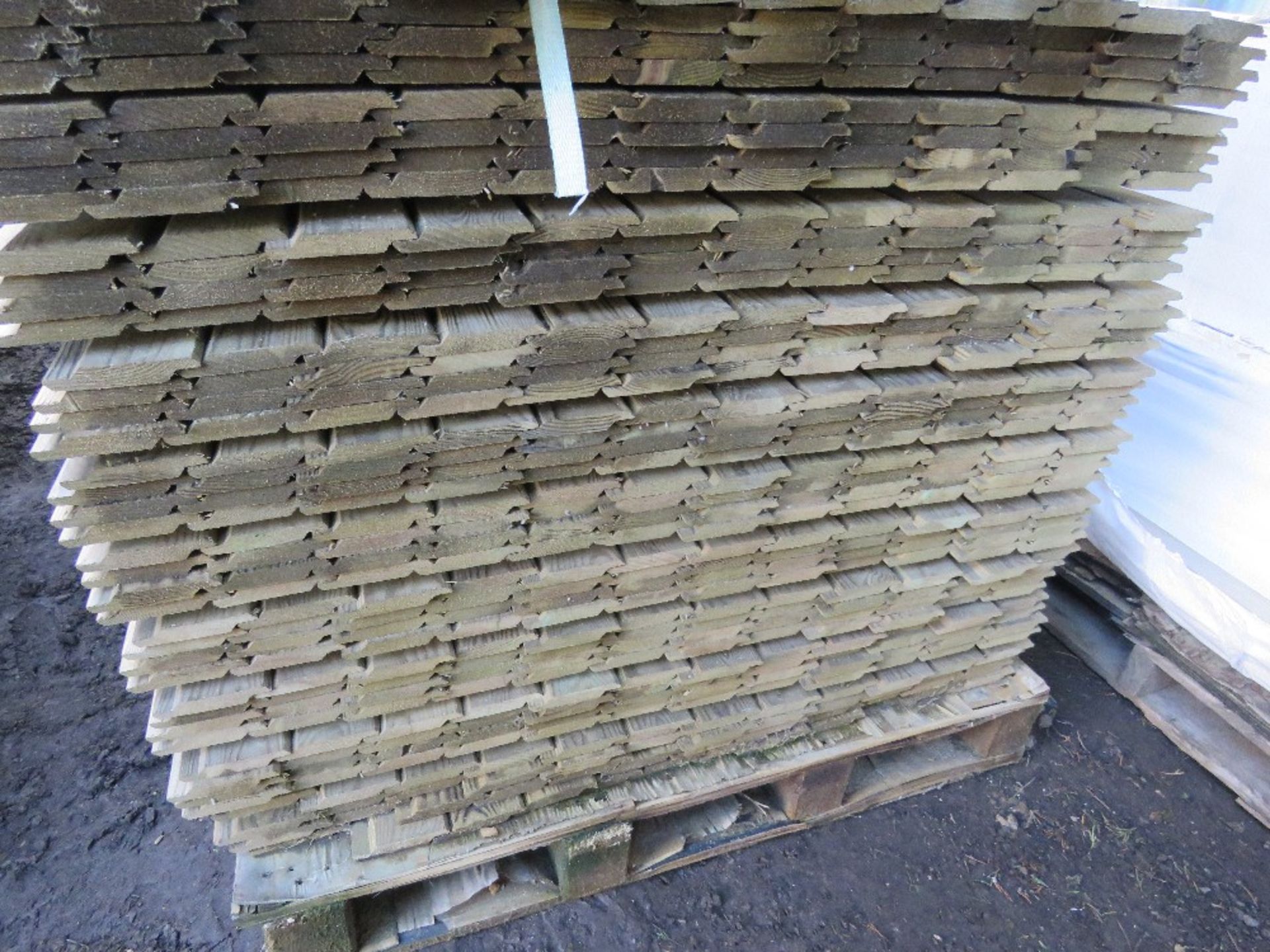 2 X PALLETS OF SHIPLAP PRESSURE TREATED FENCE CLADDING TIMBER BOARDS. 1.02M LENGTH X 95MM WIDTH APP - Image 3 of 4