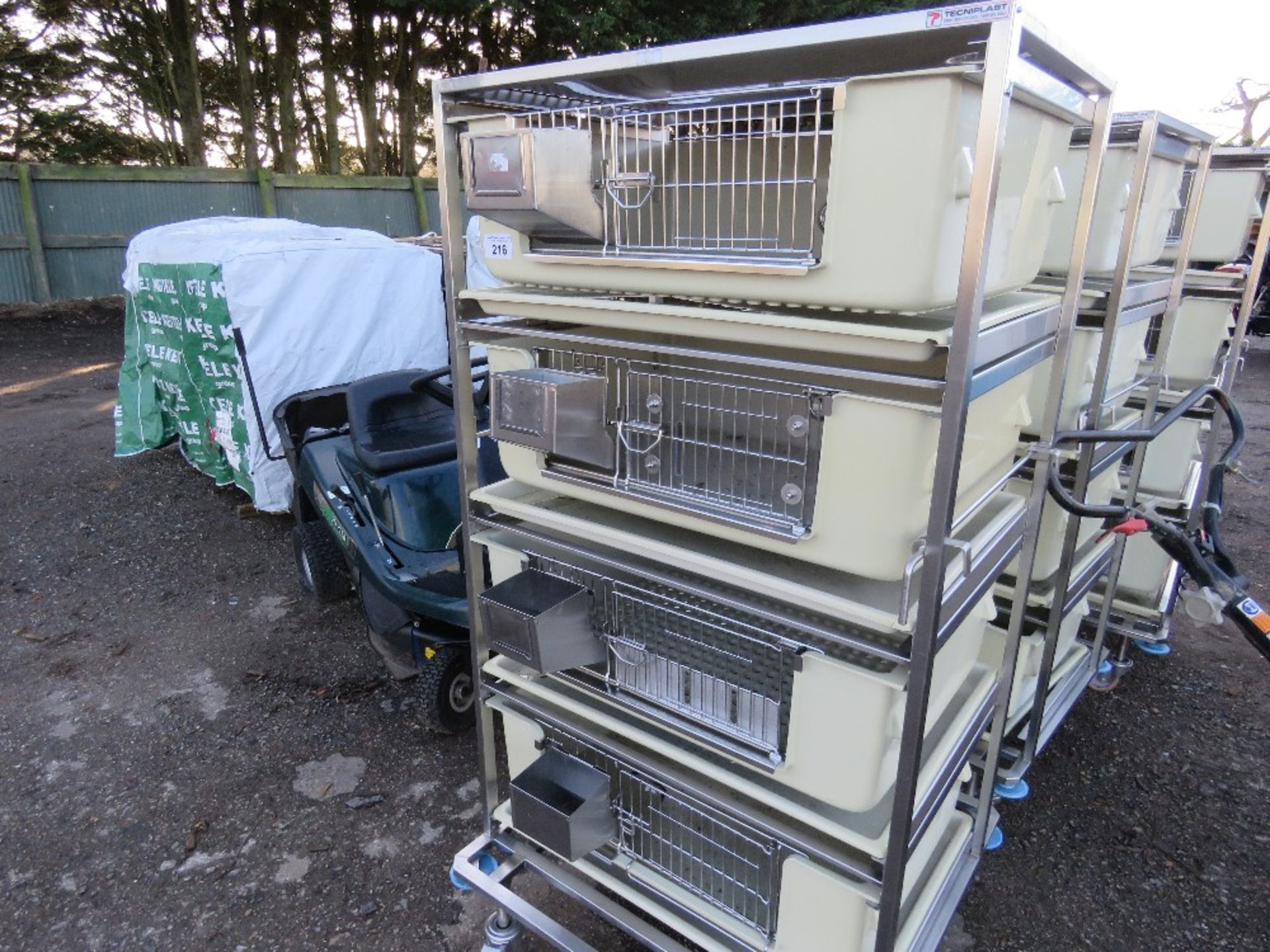 TECNIPLAST WHEELED STAINLESS STEEL TROLLEY FRAME CONTAINING 4 X VETINARY ANIMAL CAGES, LITTLE SIGNS - Image 2 of 2