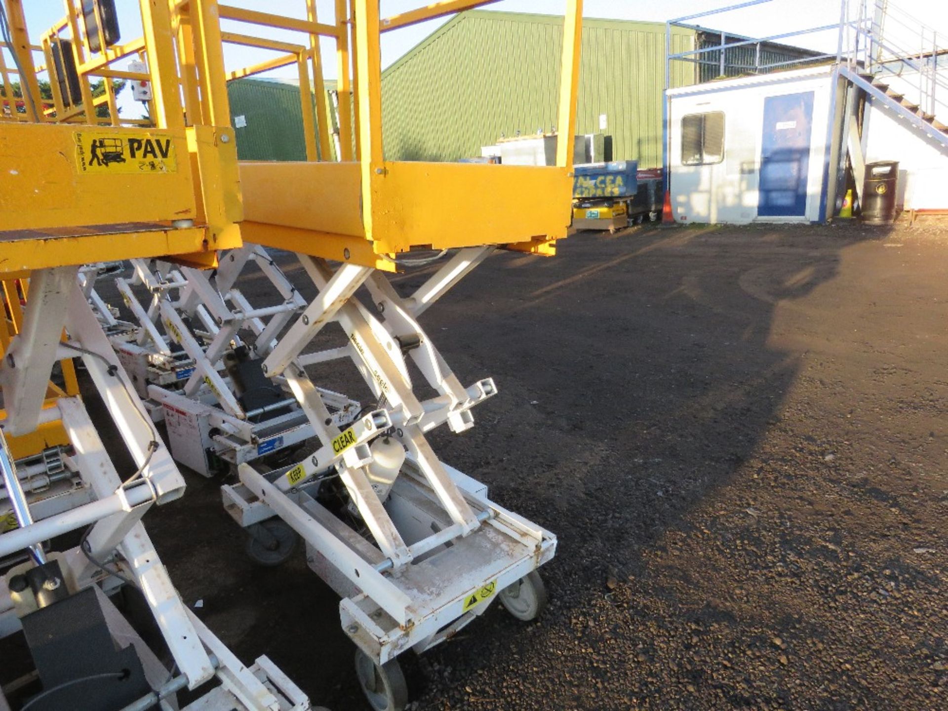 HYBRID HBP3.6 YELLOW BATTERY POWERED ACCESS PLATFORM, 3.6M MAX WORKING HEIGHT. PN:E04/10220. WHEN TE - Image 2 of 7