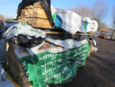 LARGE STACK OF 3 X BUNDLES OF UNTREATED TIMBERS 2.4-2.7M LENGTH APPROX , 30X45MM APPROX.