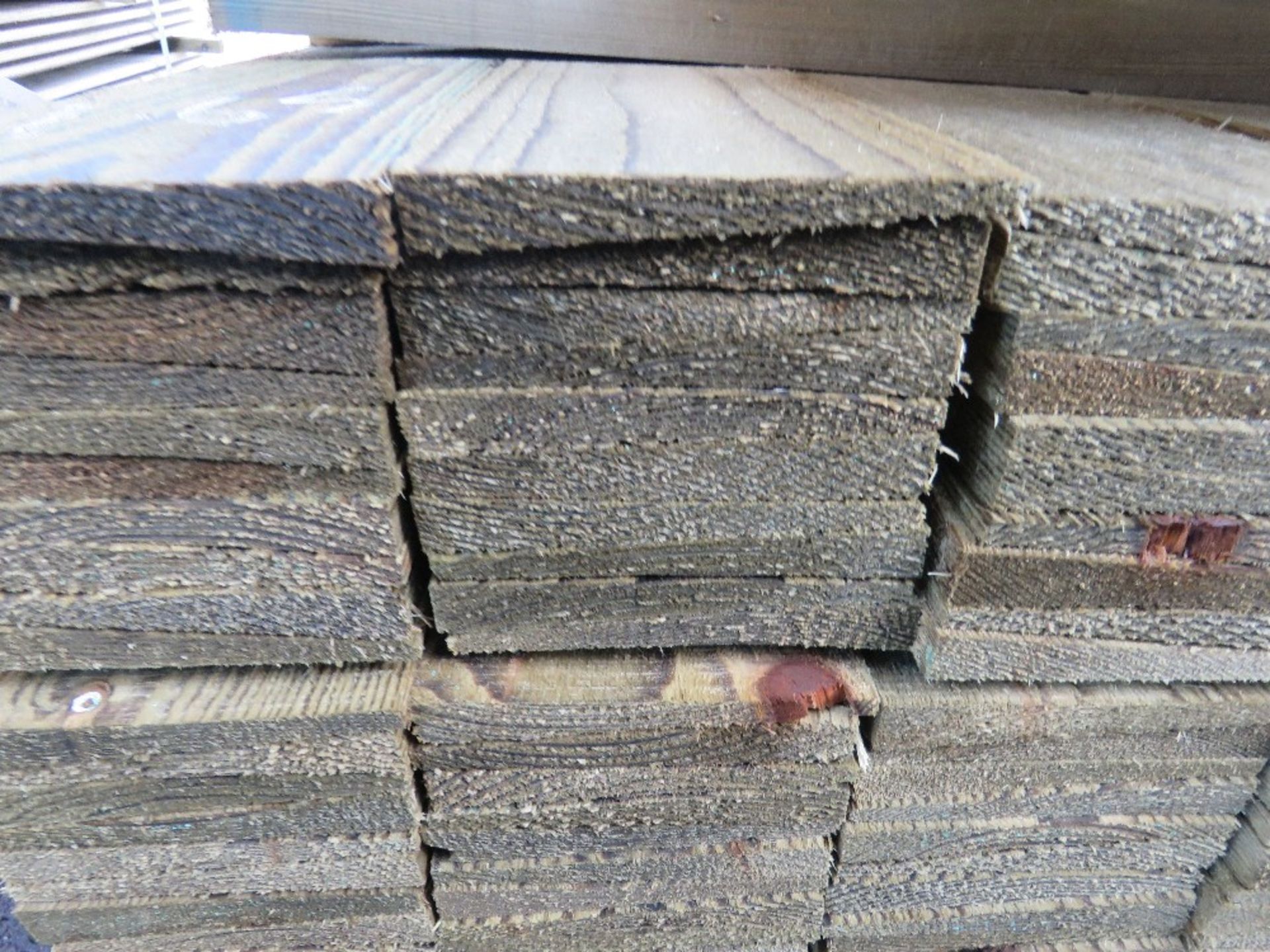 LARGE BUNDLE OF PRESSURE TREATED FEATHER EDGE TIMBER CLADDING: 1.65M LENGTH X 10CM WIDTH APPROX. - Image 3 of 3