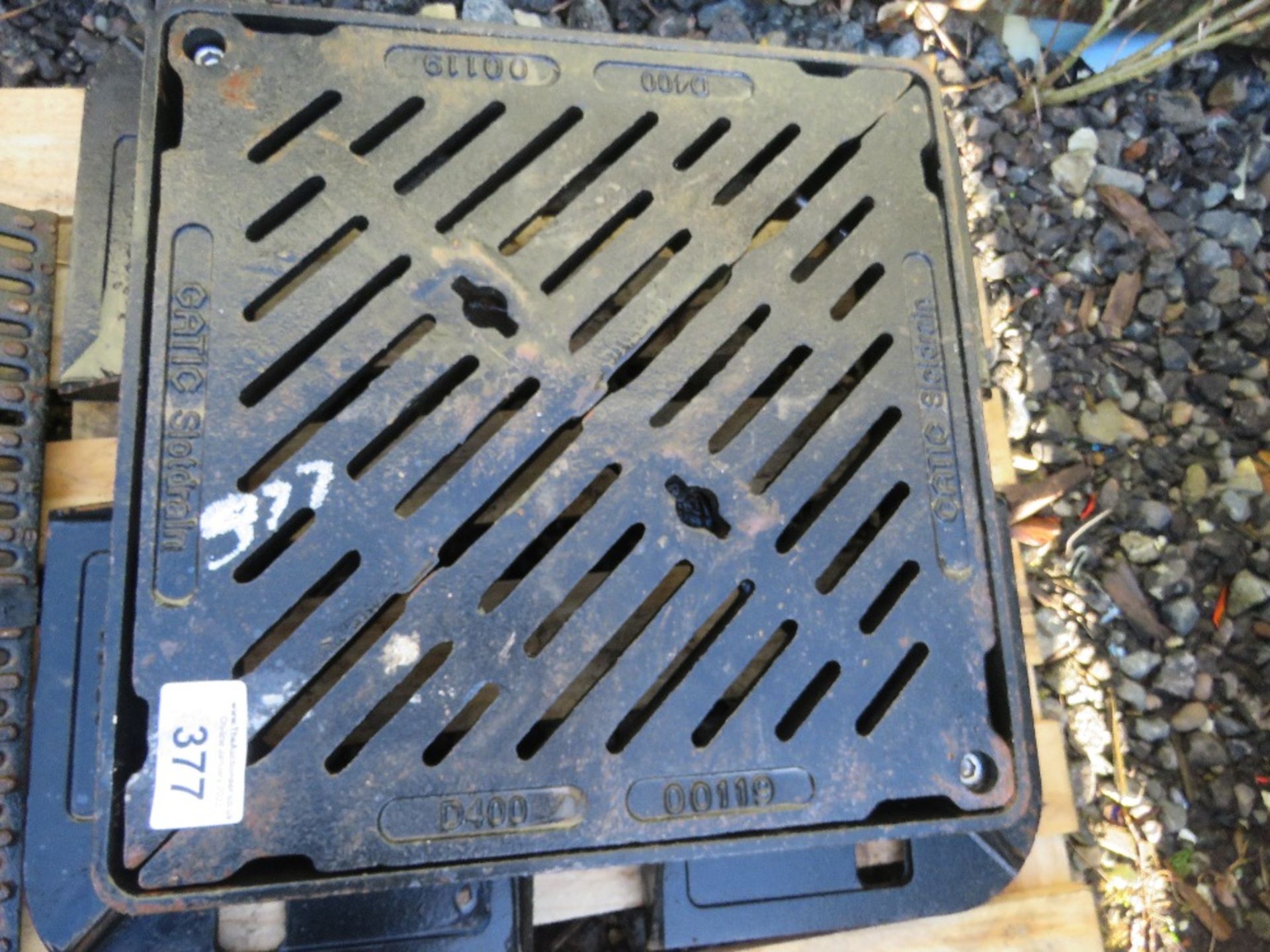 CAST IRON MANHOLE COVER AND SURROUND PLUS DRAINAGE CHANNELS.NO VAT ON HAMMER PRICE. - Image 2 of 3