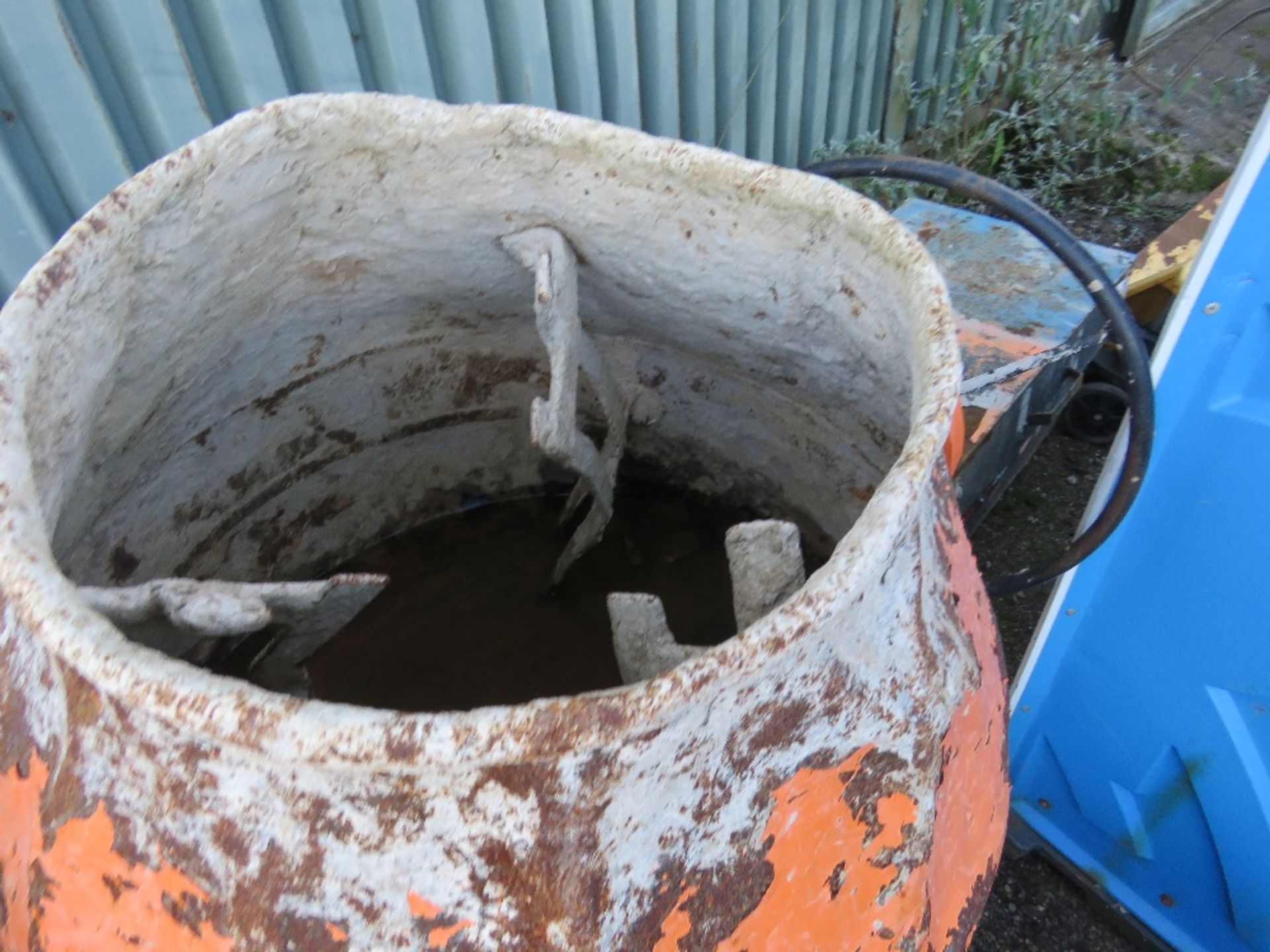 BELLE YANMAR DIESEL ENGINED SITE MIXER. WHEN TESTED WAS SEEN TO TURN OVER BUT NOT STARTING?? - Image 2 of 4