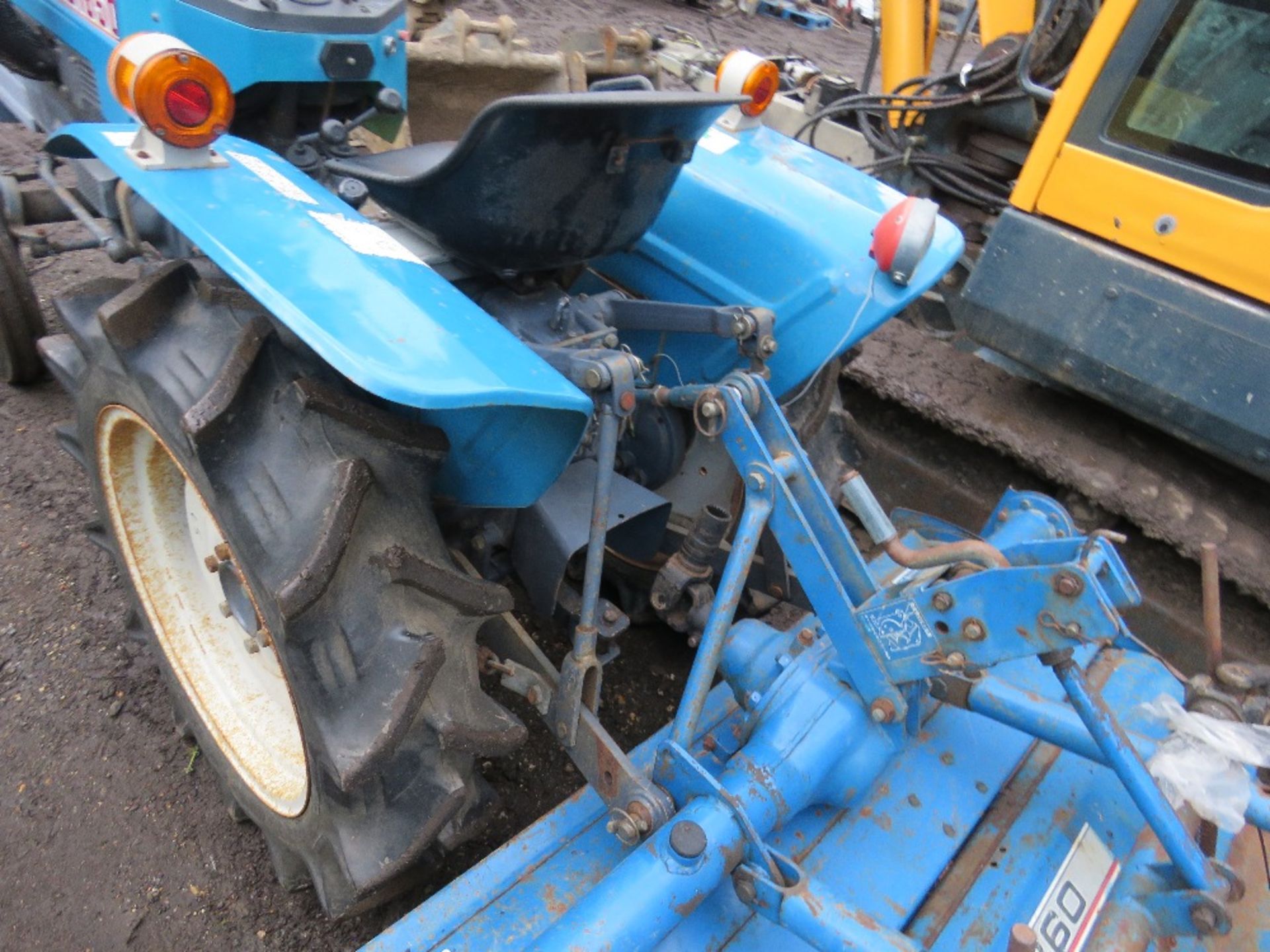 MITSUBISHI D1650 2WD COMPACT TRACTOR WITH REAR ROTORVATOR AND 3 POINT LINKAGE. 875 REC HOURS. WHEN T - Image 5 of 10