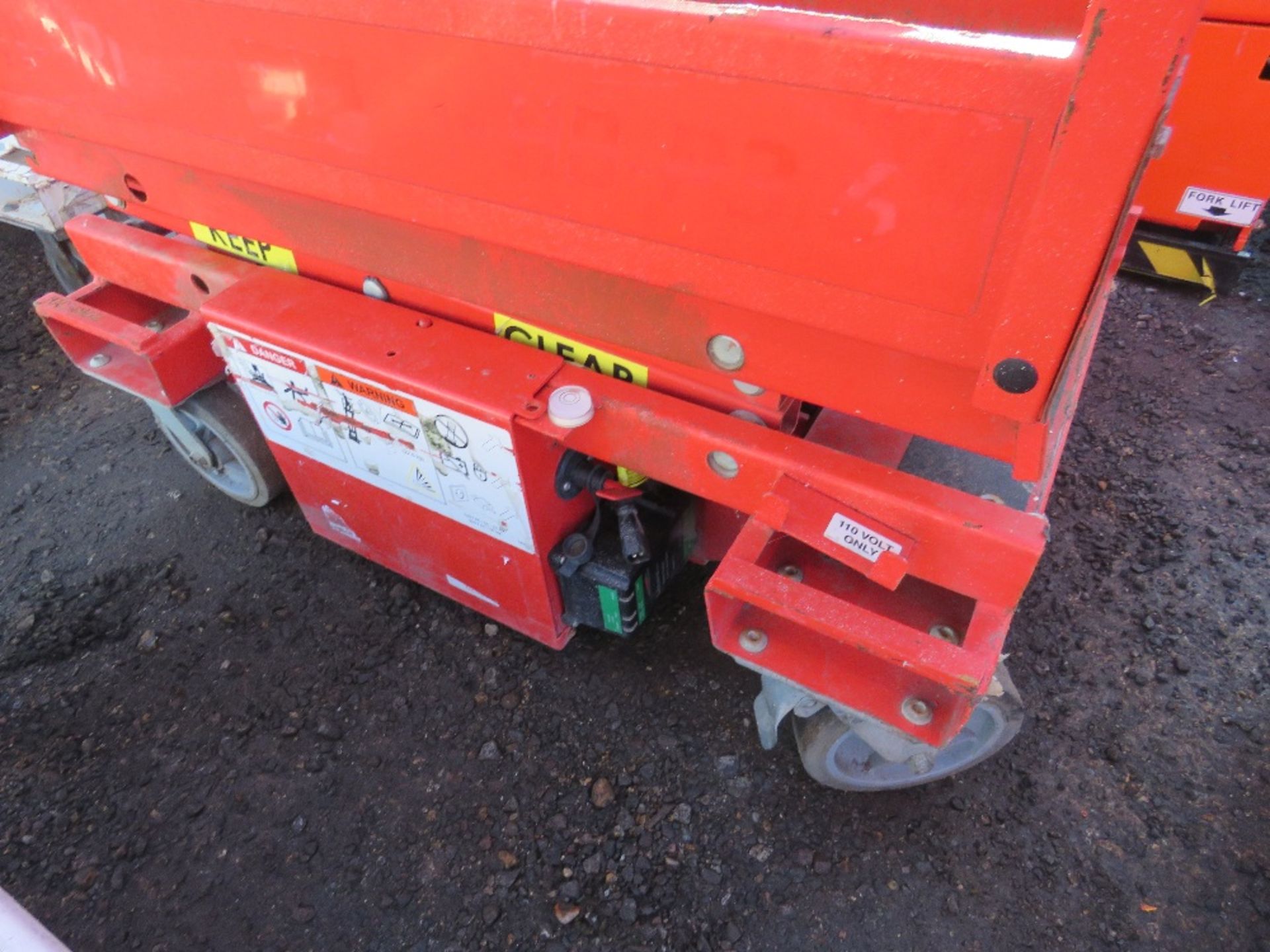 HYBRID HBP3.6 RED BATTERY POWERED ACCESS PLATFORM, 3.6M MAX WORKING HEIGHT. PN:E04/10146. - Image 3 of 6