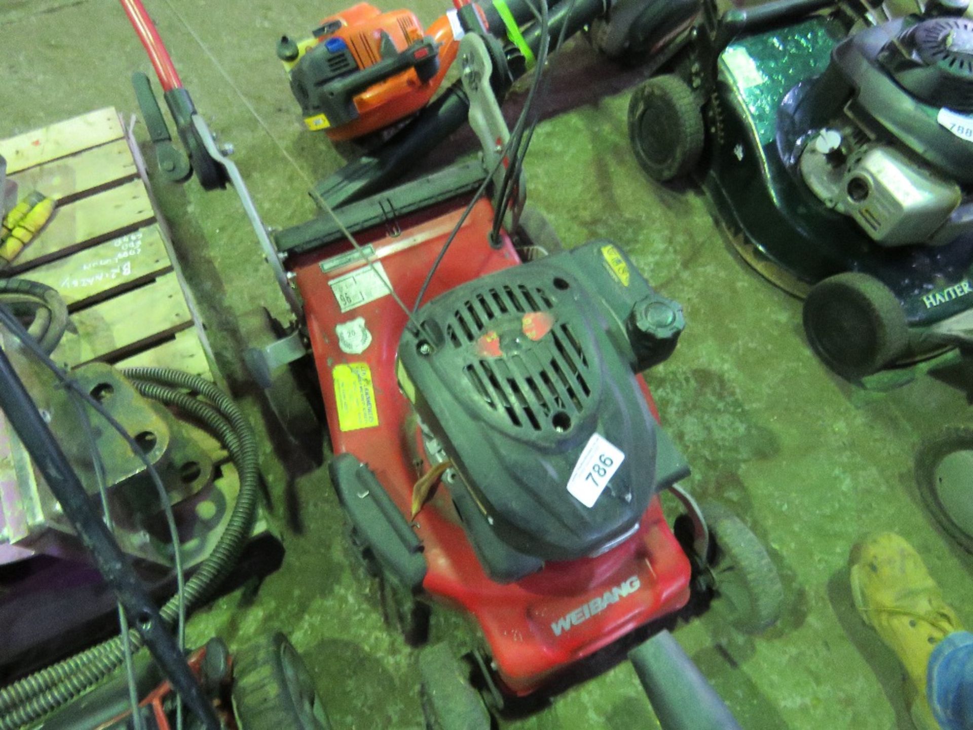 WEIBANG PETROL ENGINED MOWER. THIS LOT IS SOLD UNDER THE AUCTIONEERS MARGIN SCHEME, THEREFORE NO VAT - Image 2 of 2