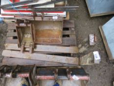 PAIR OF FORKLIFT TINES (ONE END IS DAMAGED)