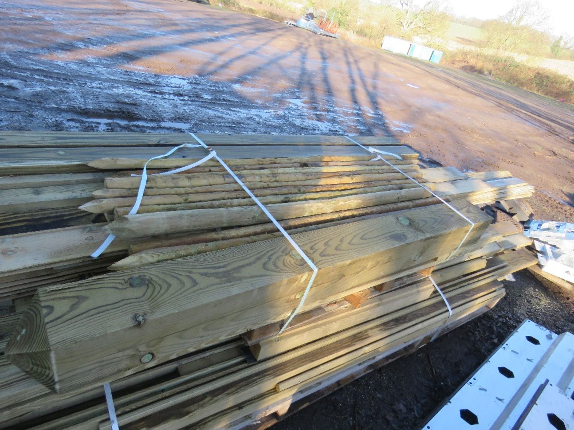 STACK OF ASSORTED FENCING TIMBERS, RAILS AND POSTS ETC. - Image 4 of 4